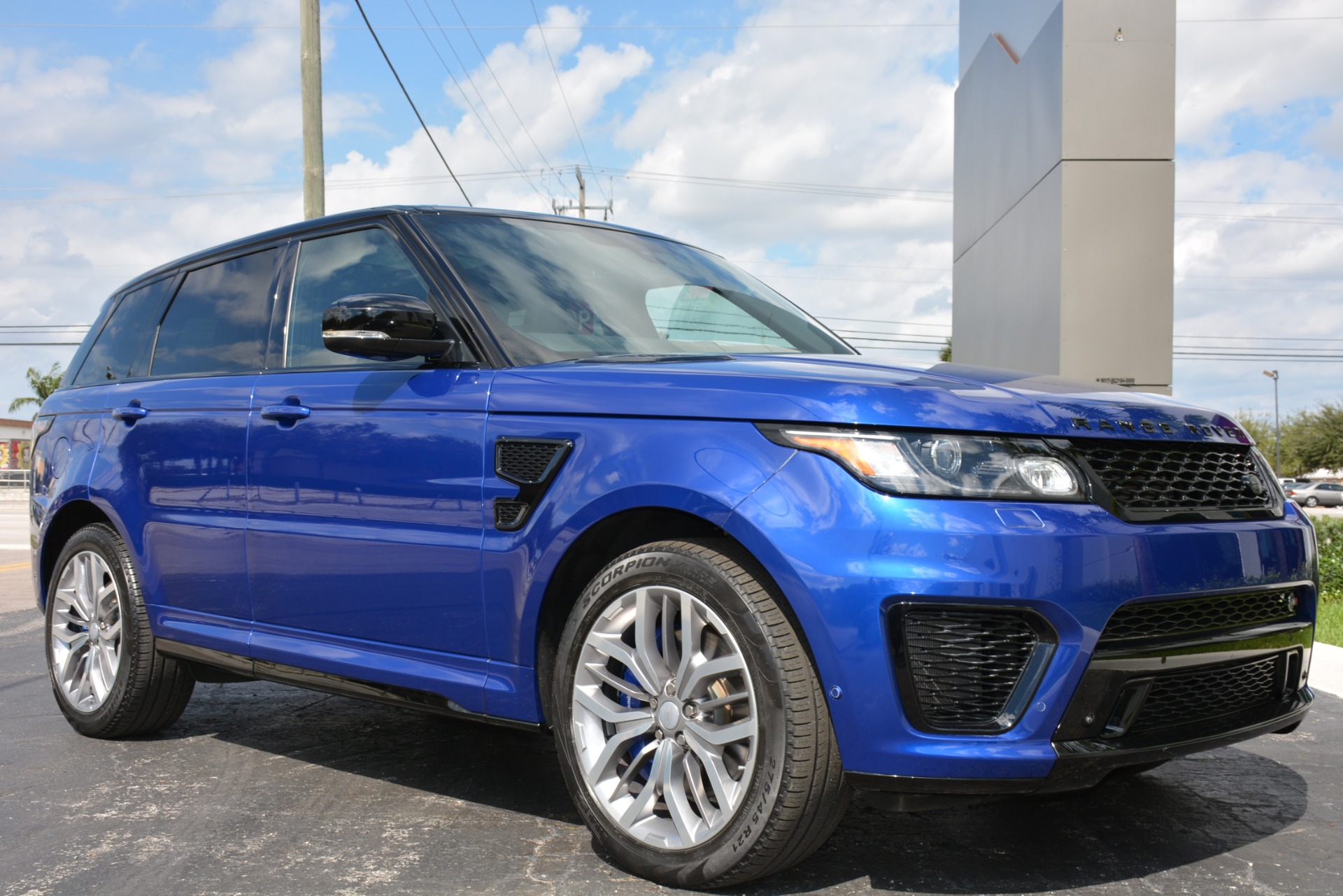Used-2015-Land-Rover-Range-Rover-Sport-SVR