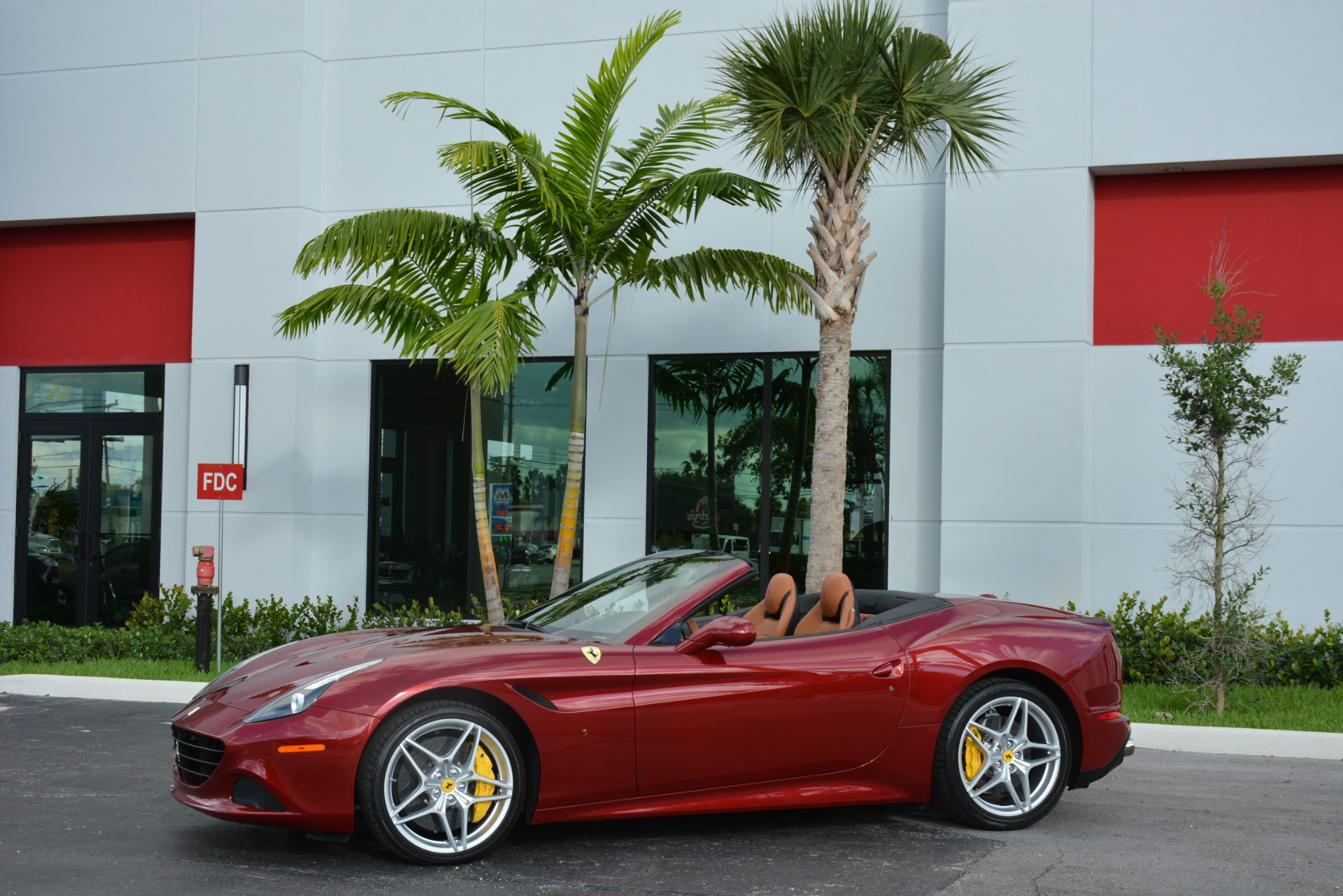Used-2015-Ferrari-California-T
