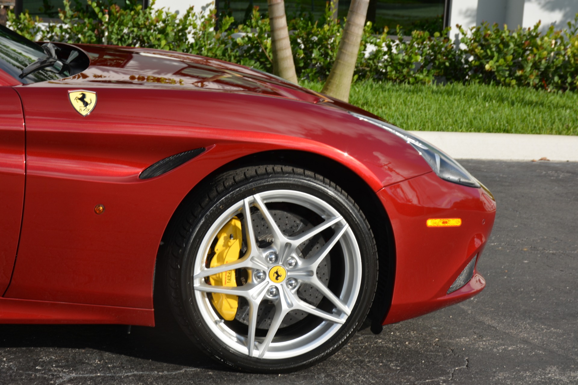 Used-2015-Ferrari-California-T
