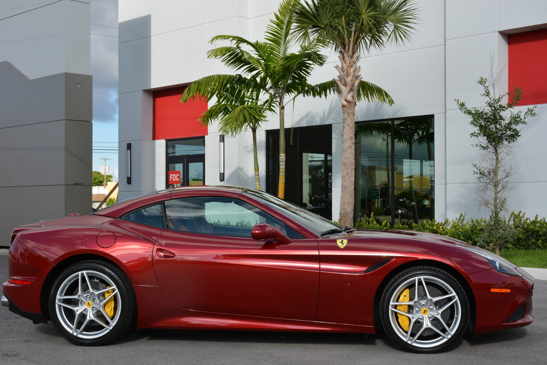 Used-2015-Ferrari-California-T