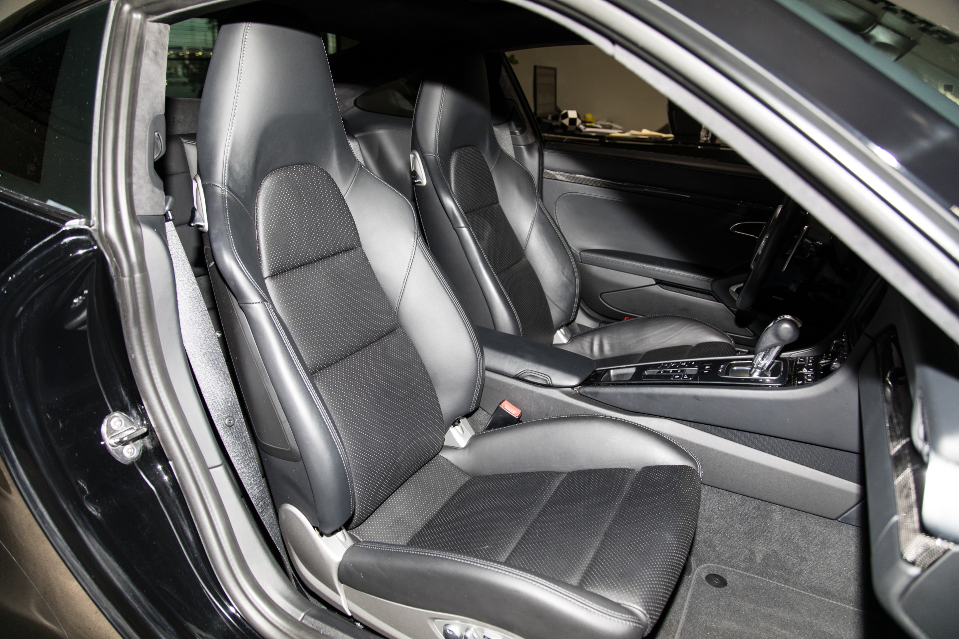 Used-2014-Porsche-911-Turbo-S