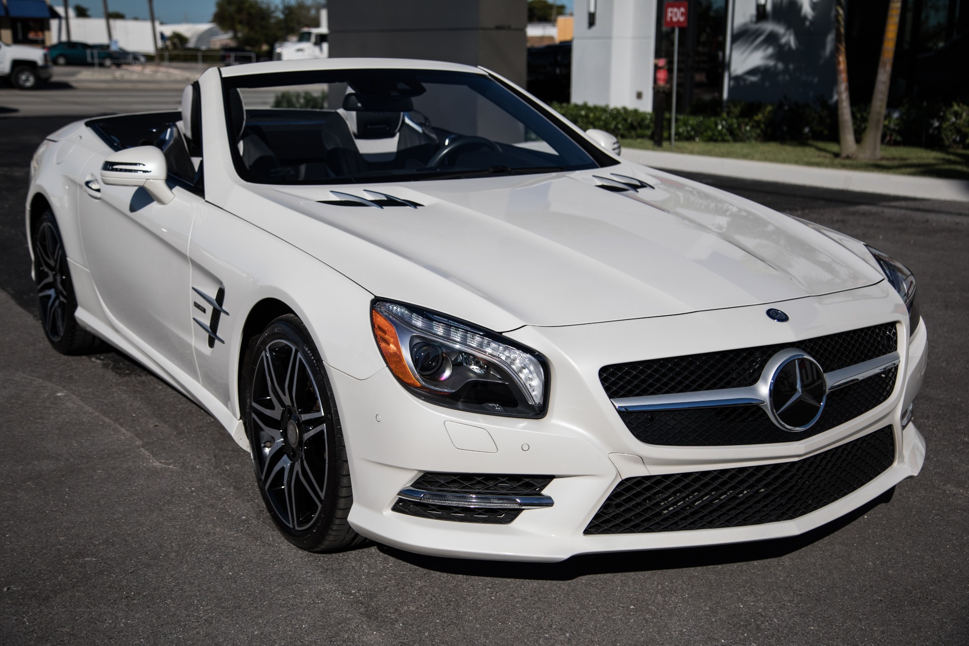 Used-2015-Mercedes-Benz-SL-Class-SL-550