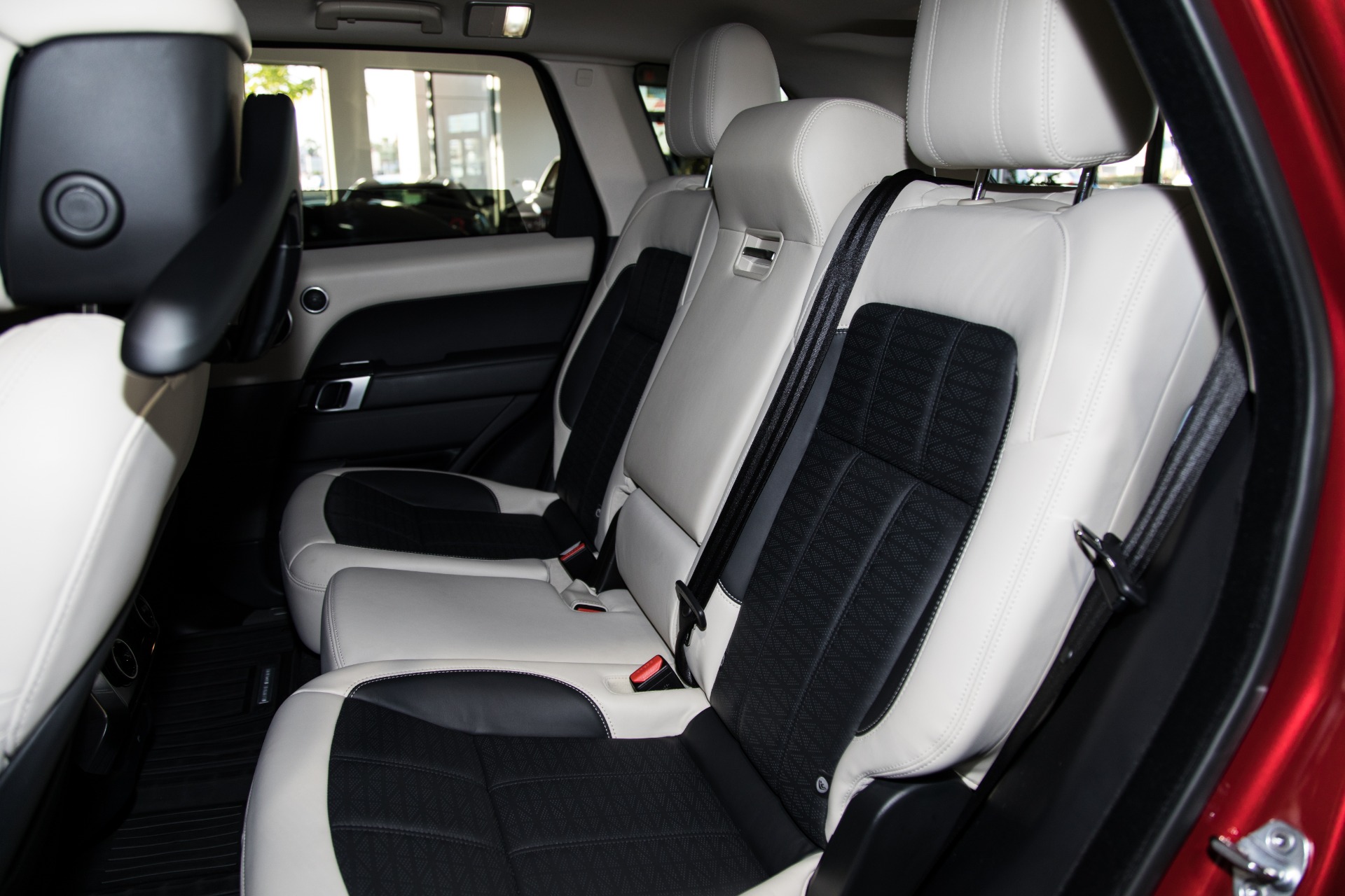 Used-2018-Land-Rover-Range-Rover-Sport-HSE-Dynamic