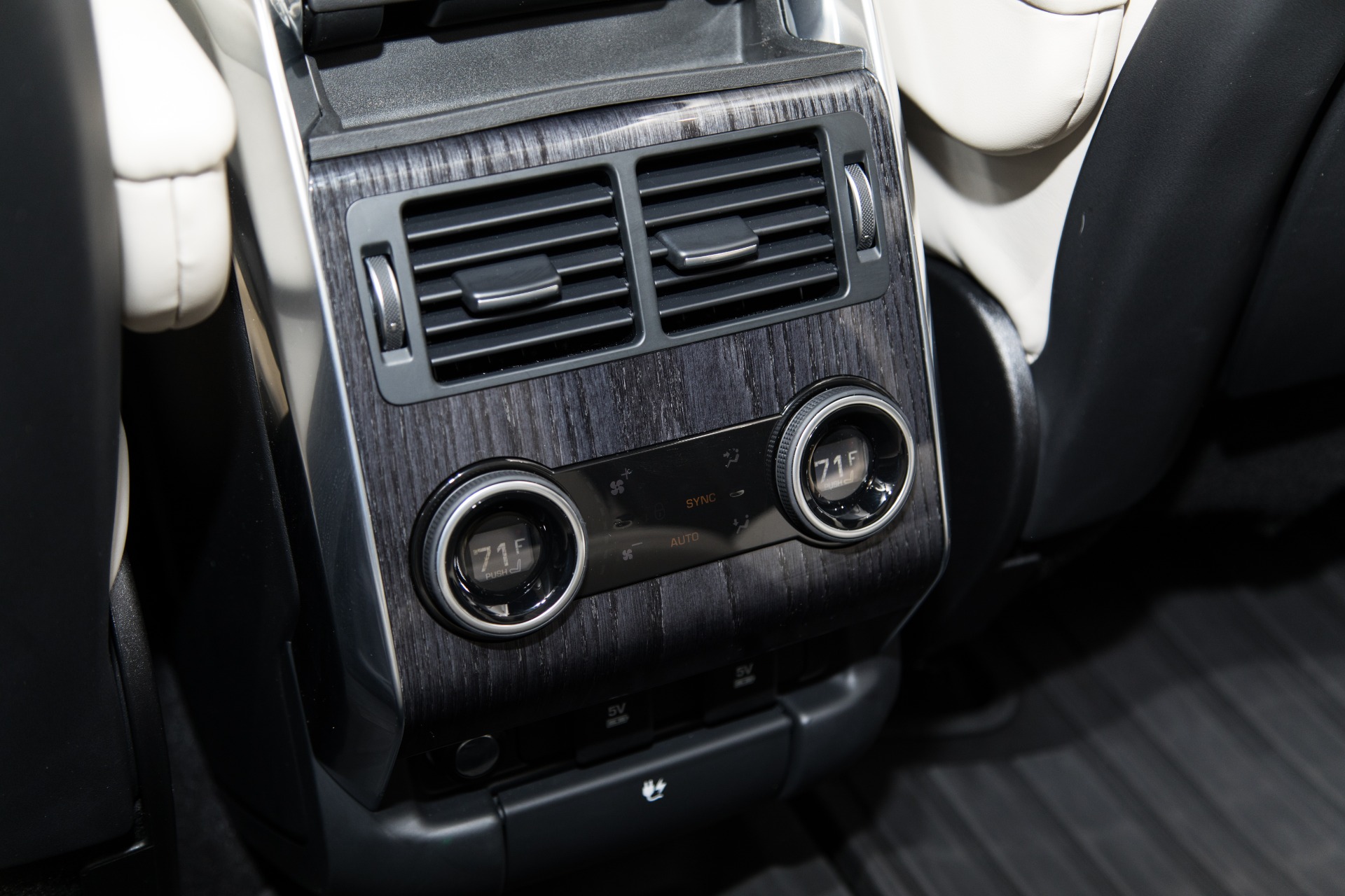Used-2018-Land-Rover-Range-Rover-Sport-HSE-Dynamic