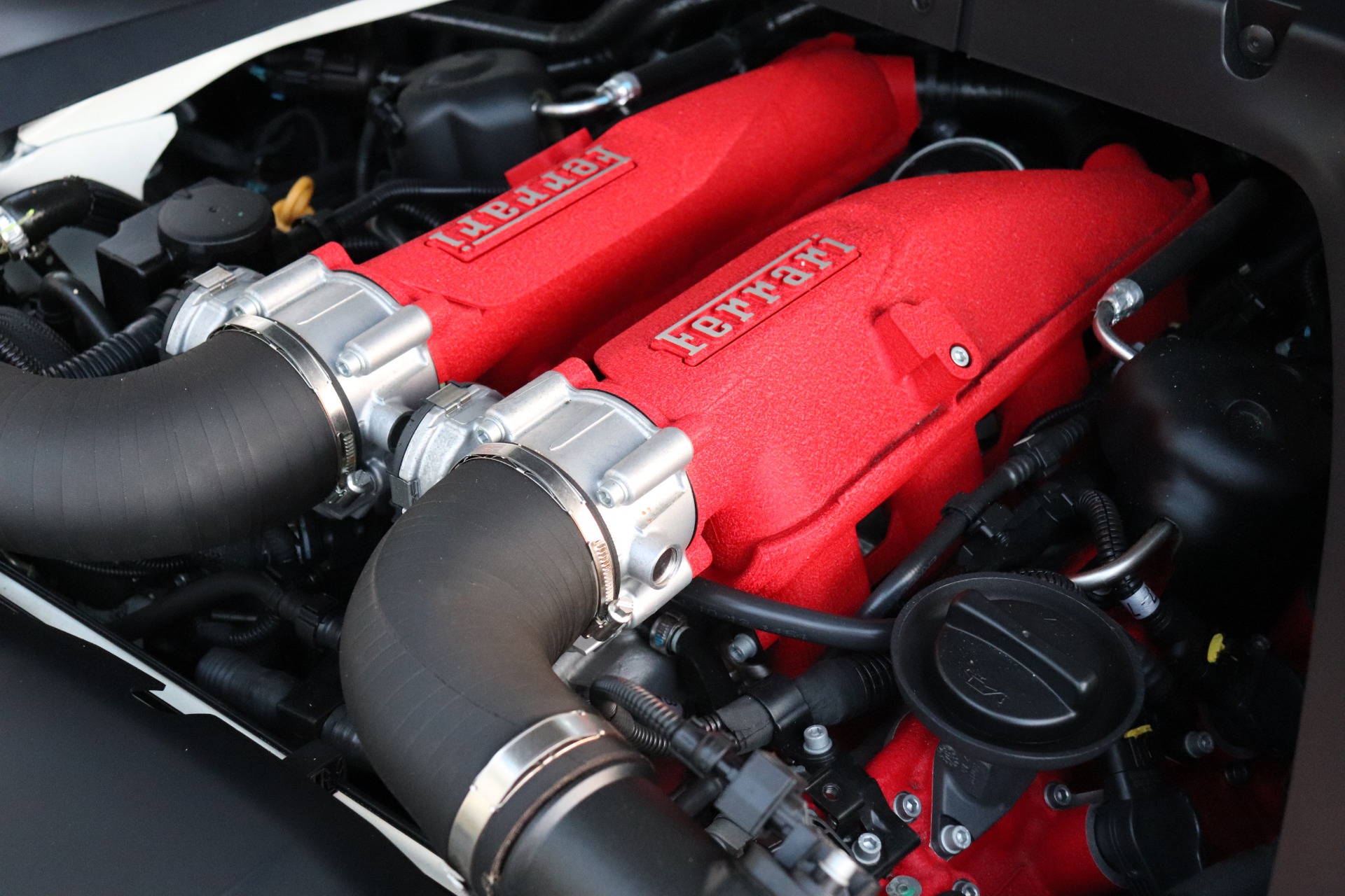 Used-2016-Ferrari-California-T