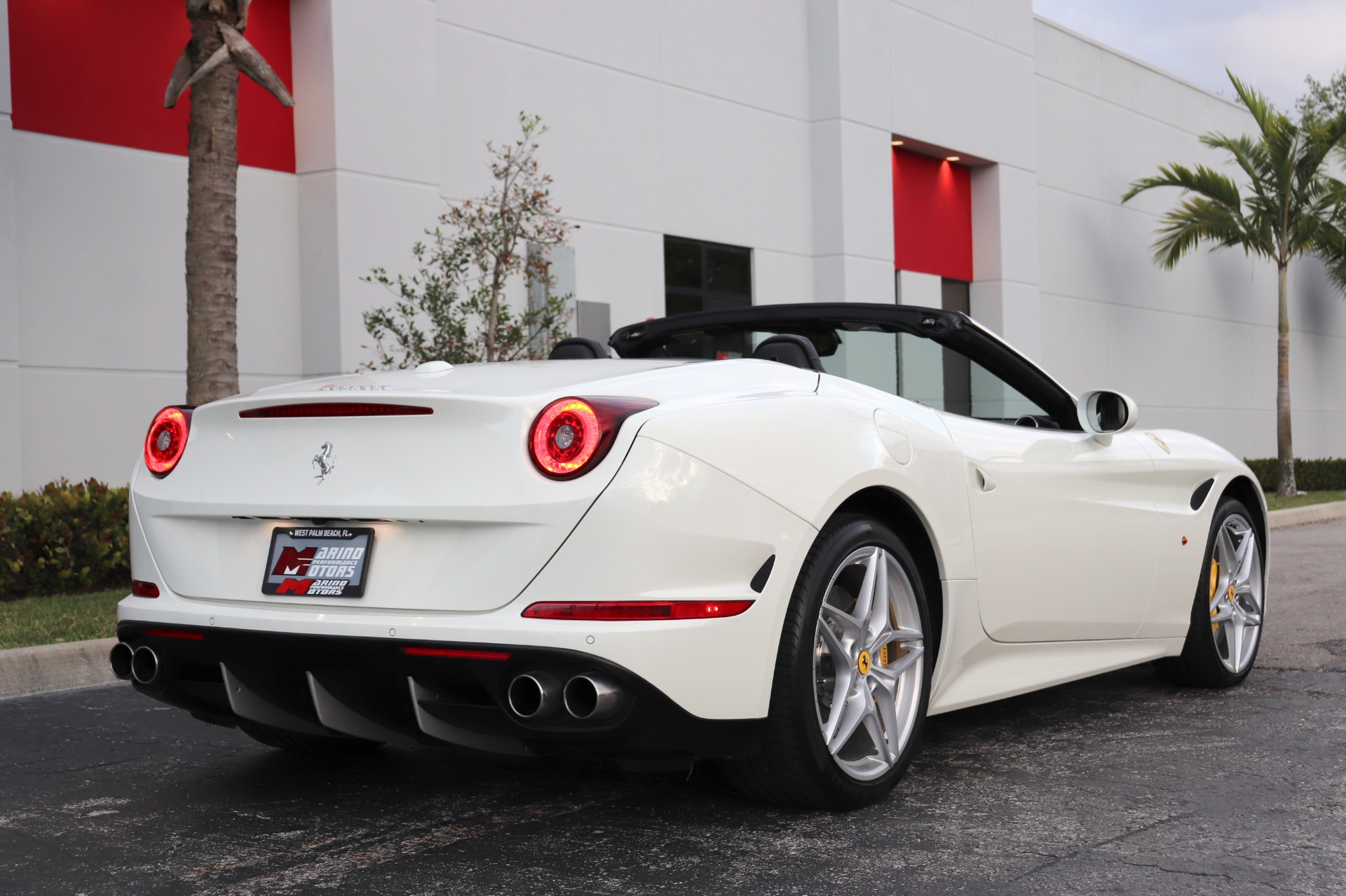 Used-2016-Ferrari-California-T