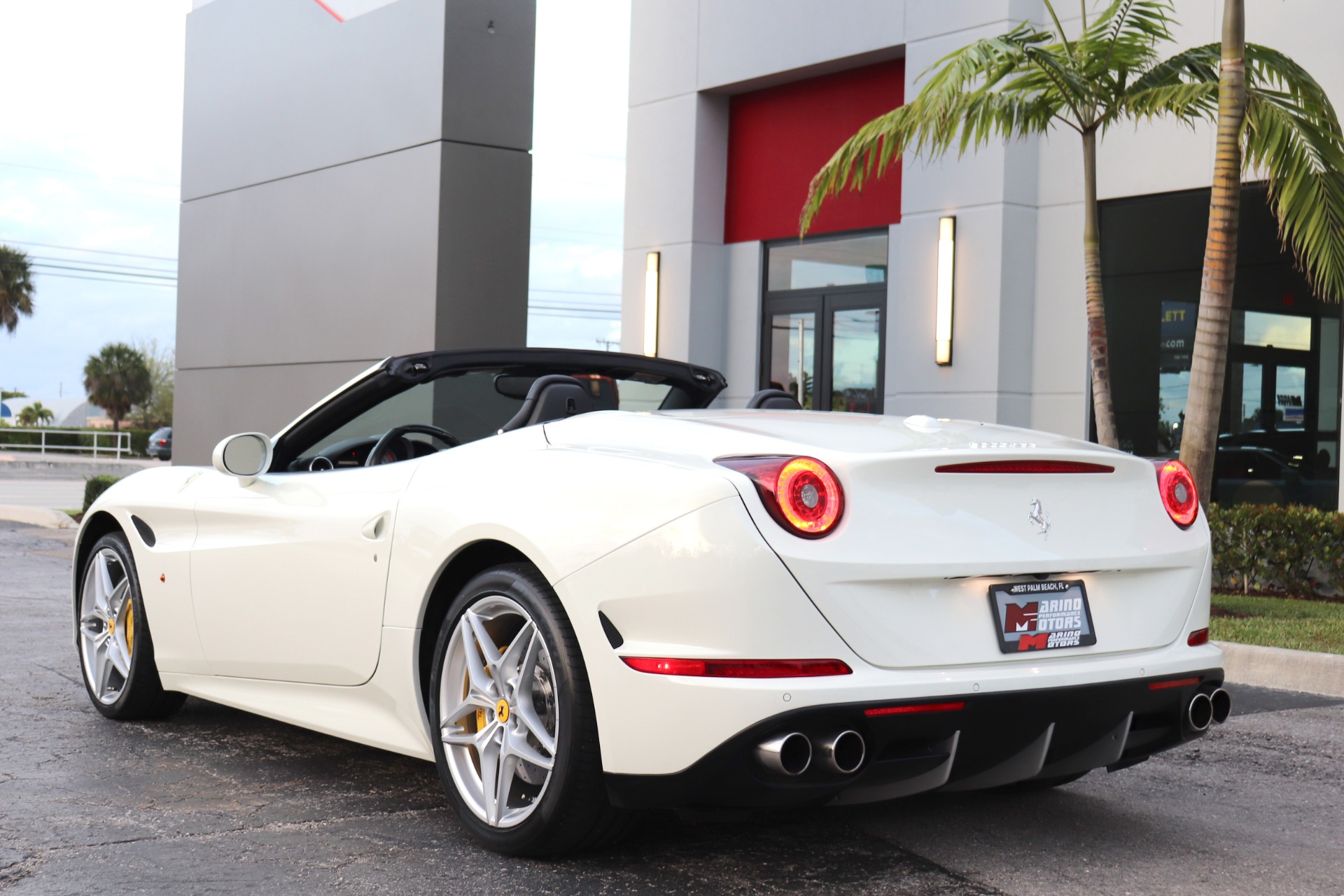 Used-2016-Ferrari-California-T