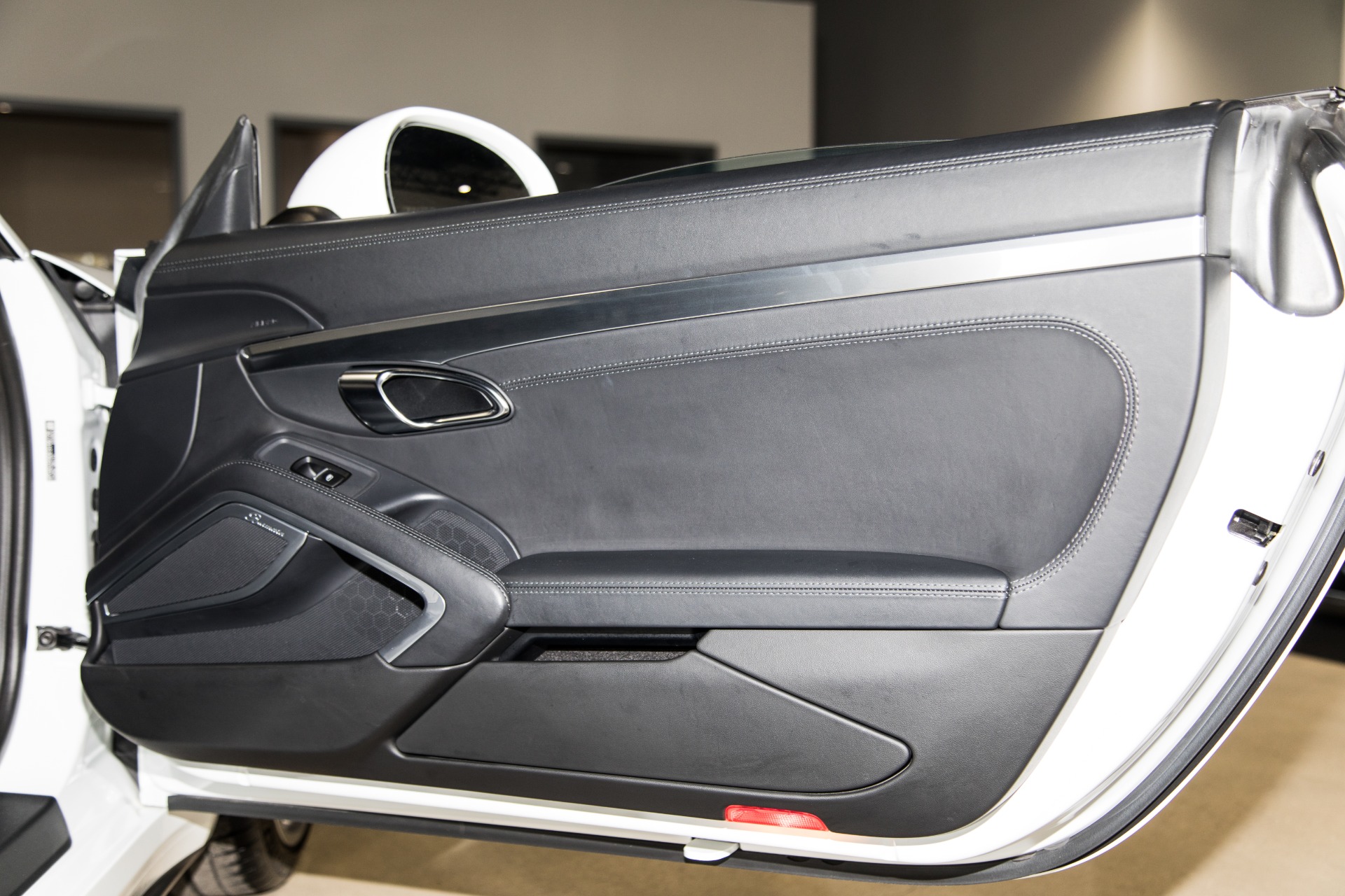 Used-2014-Porsche-911-Turbo