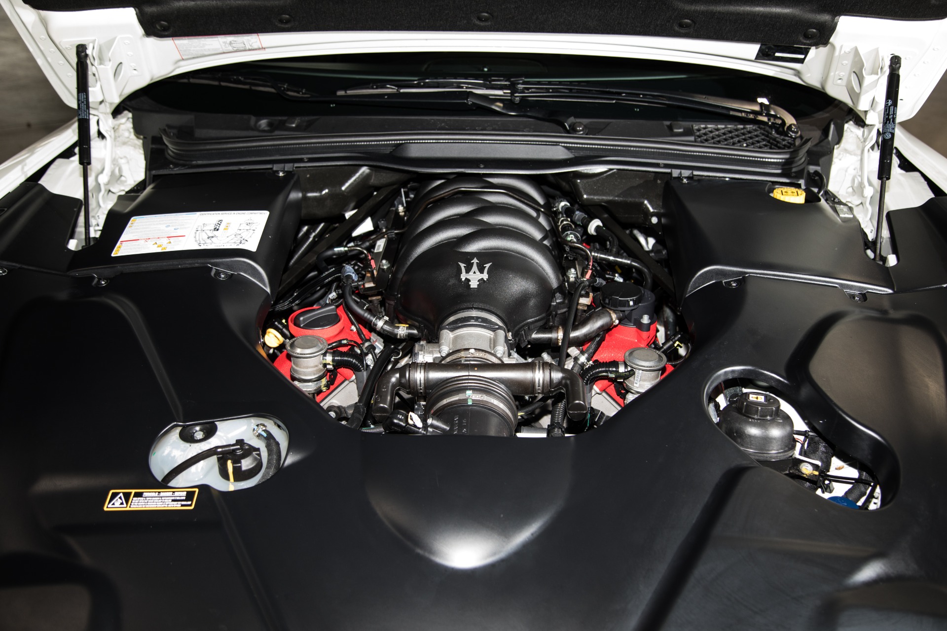 Used-2013-Maserati-GranTurismo-Sport