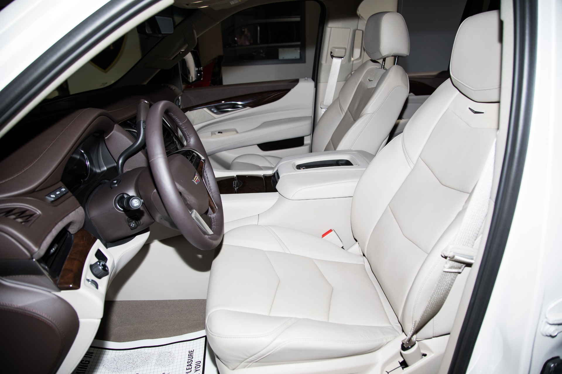 Used-2017-Cadillac-Escalade-ESV-Luxury