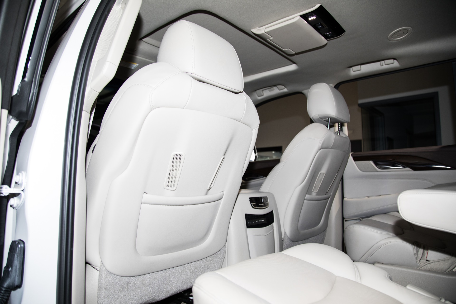 Used-2017-Cadillac-Escalade-ESV-Luxury