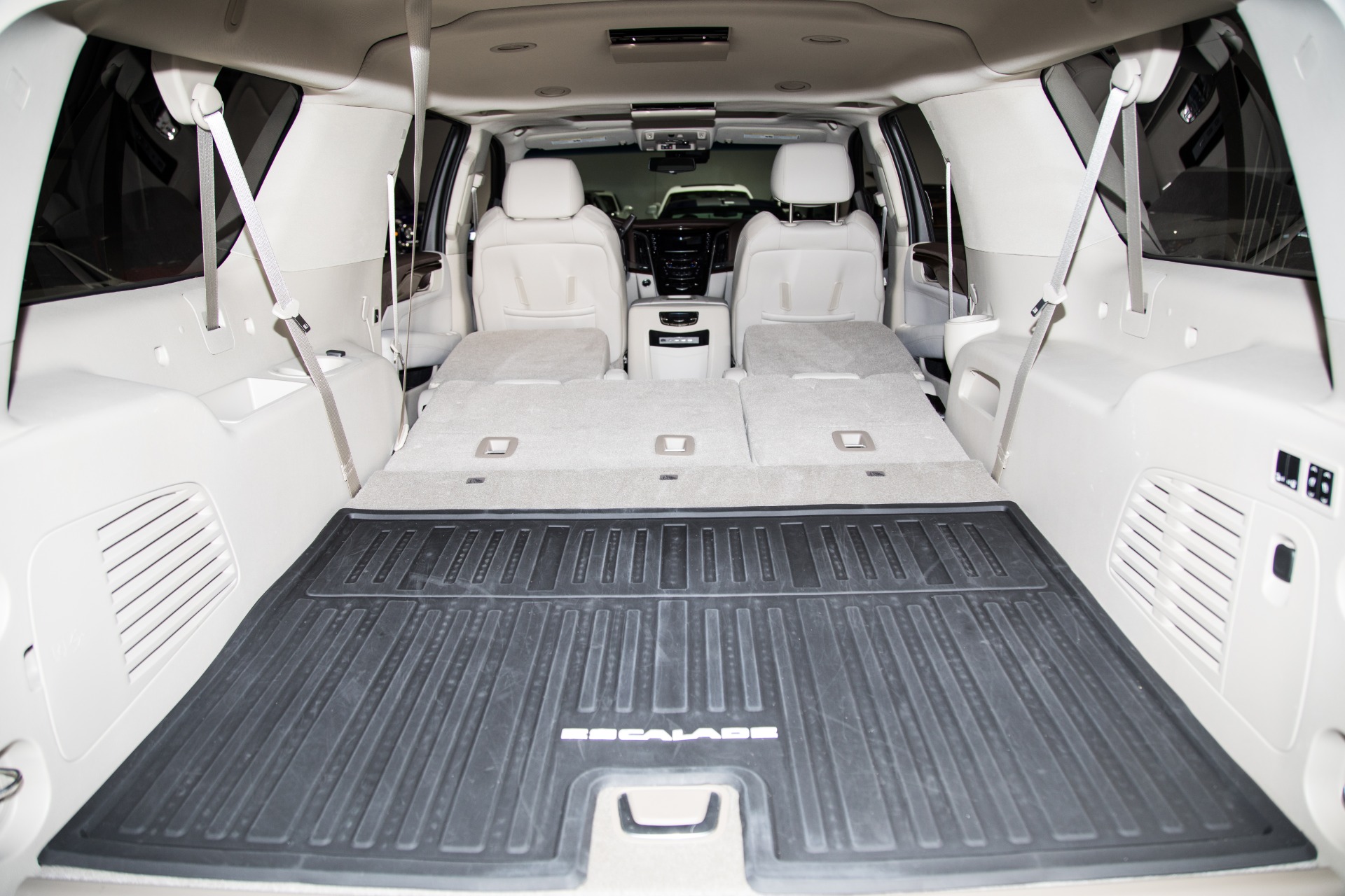 Used-2017-Cadillac-Escalade-ESV-Luxury