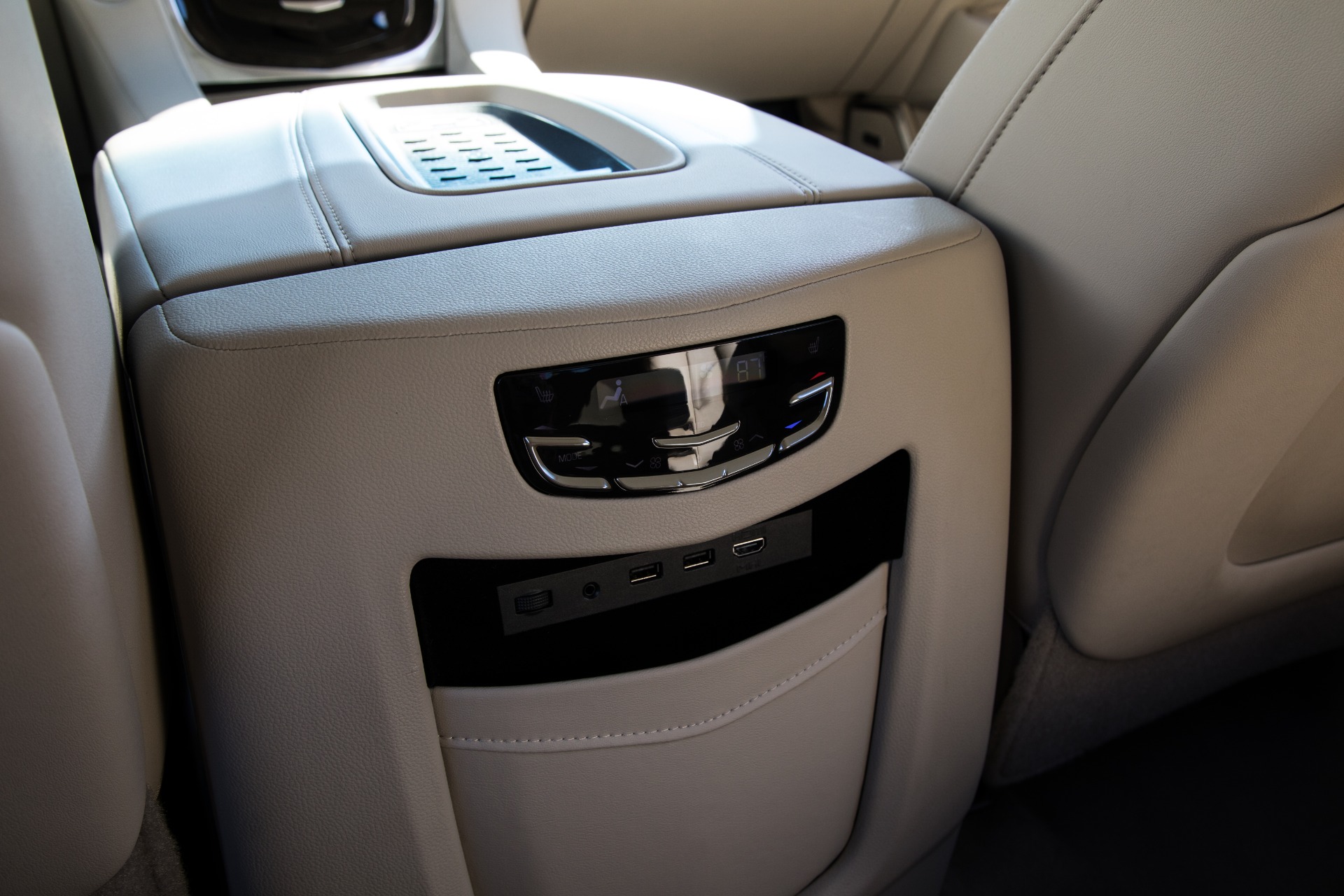 Used-2017-Cadillac-Escalade-ESV-Luxury