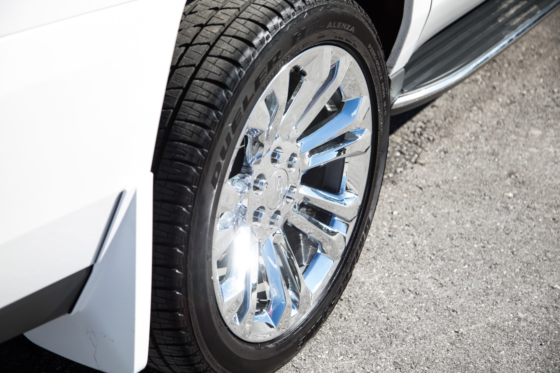 Used-2017-Cadillac-Escalade-ESV-Luxury