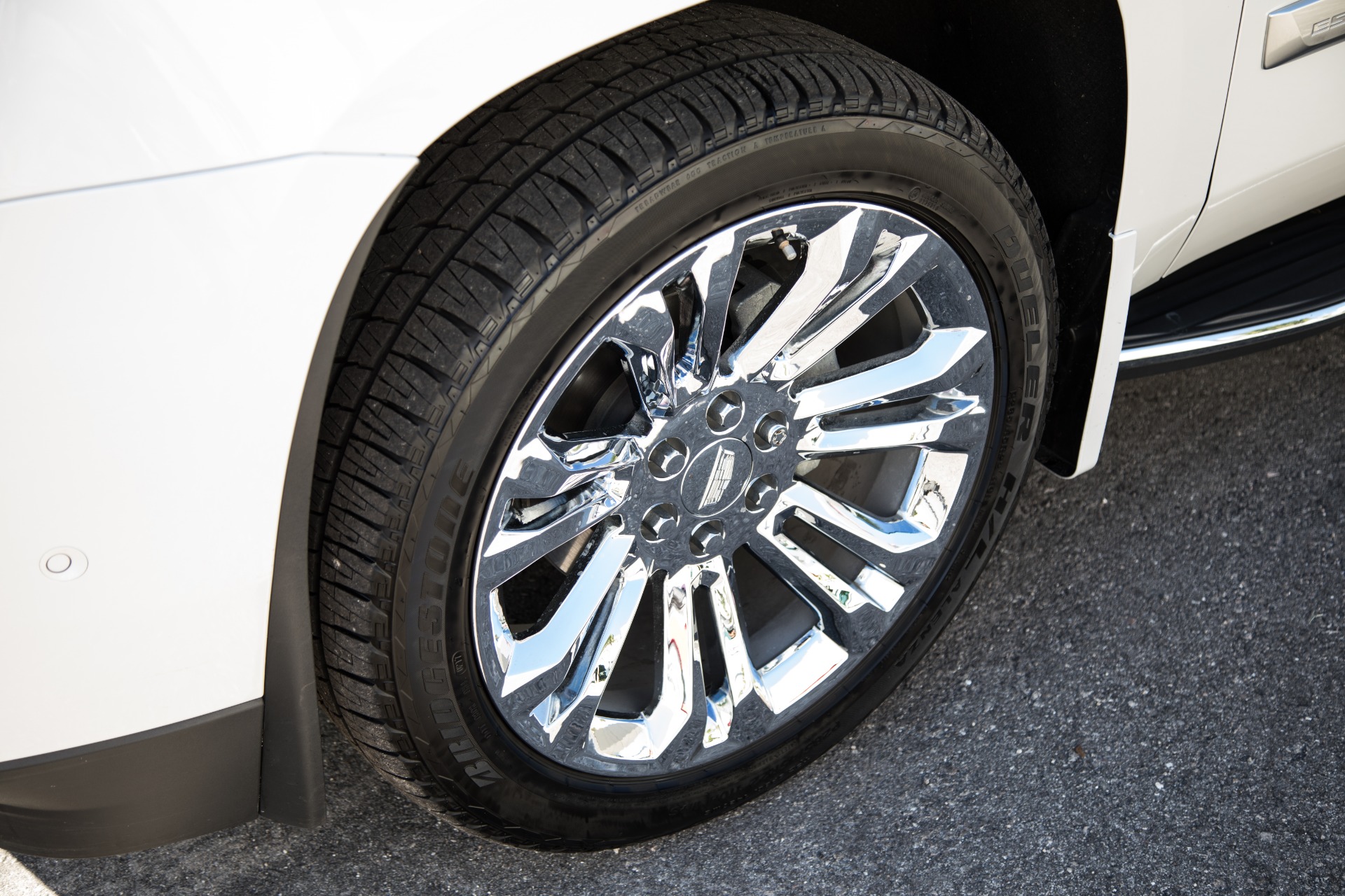Used-2017-Cadillac-Escalade-ESV-Luxury