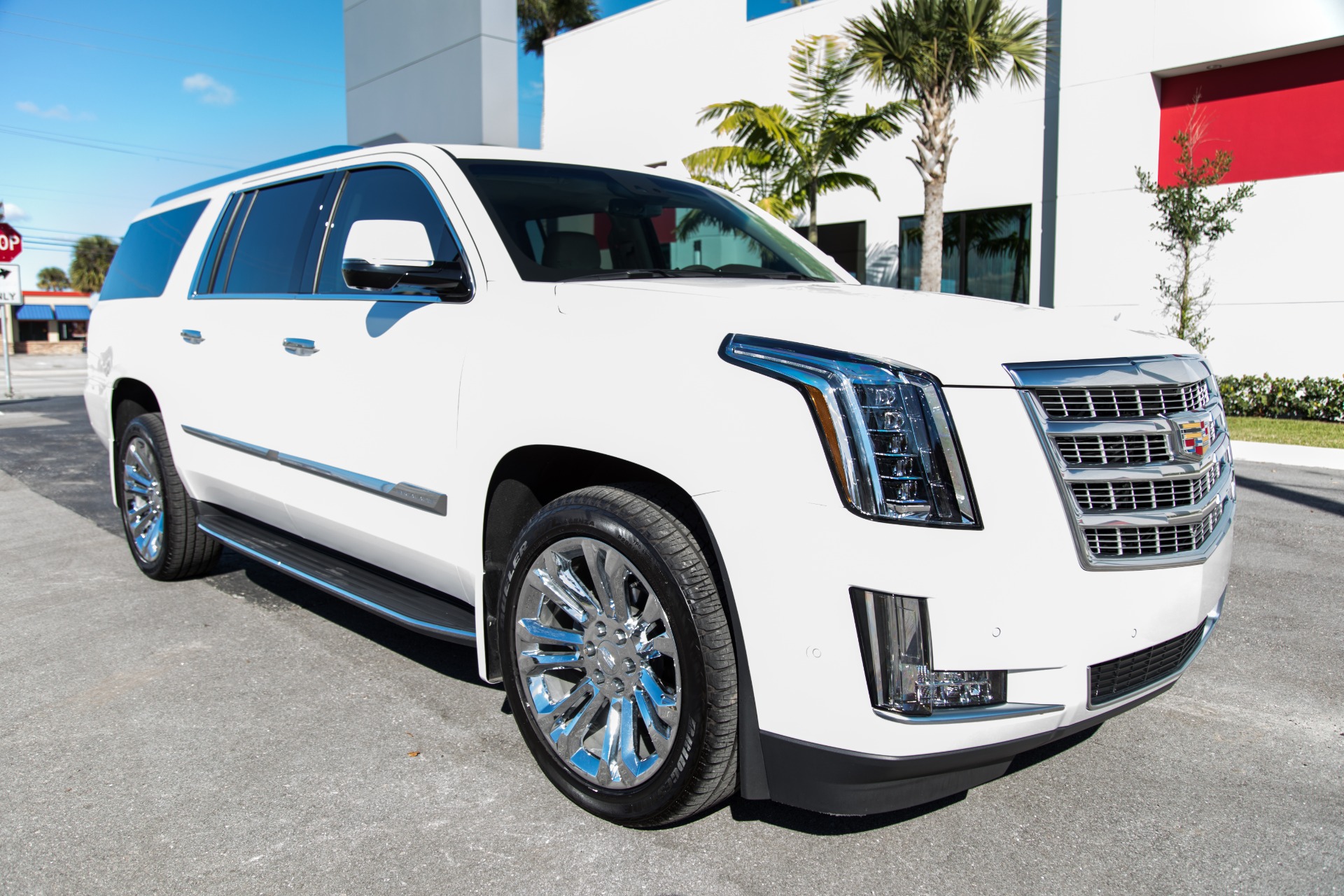 Used-2017-Cadillac-Escalade-ESV-Luxury