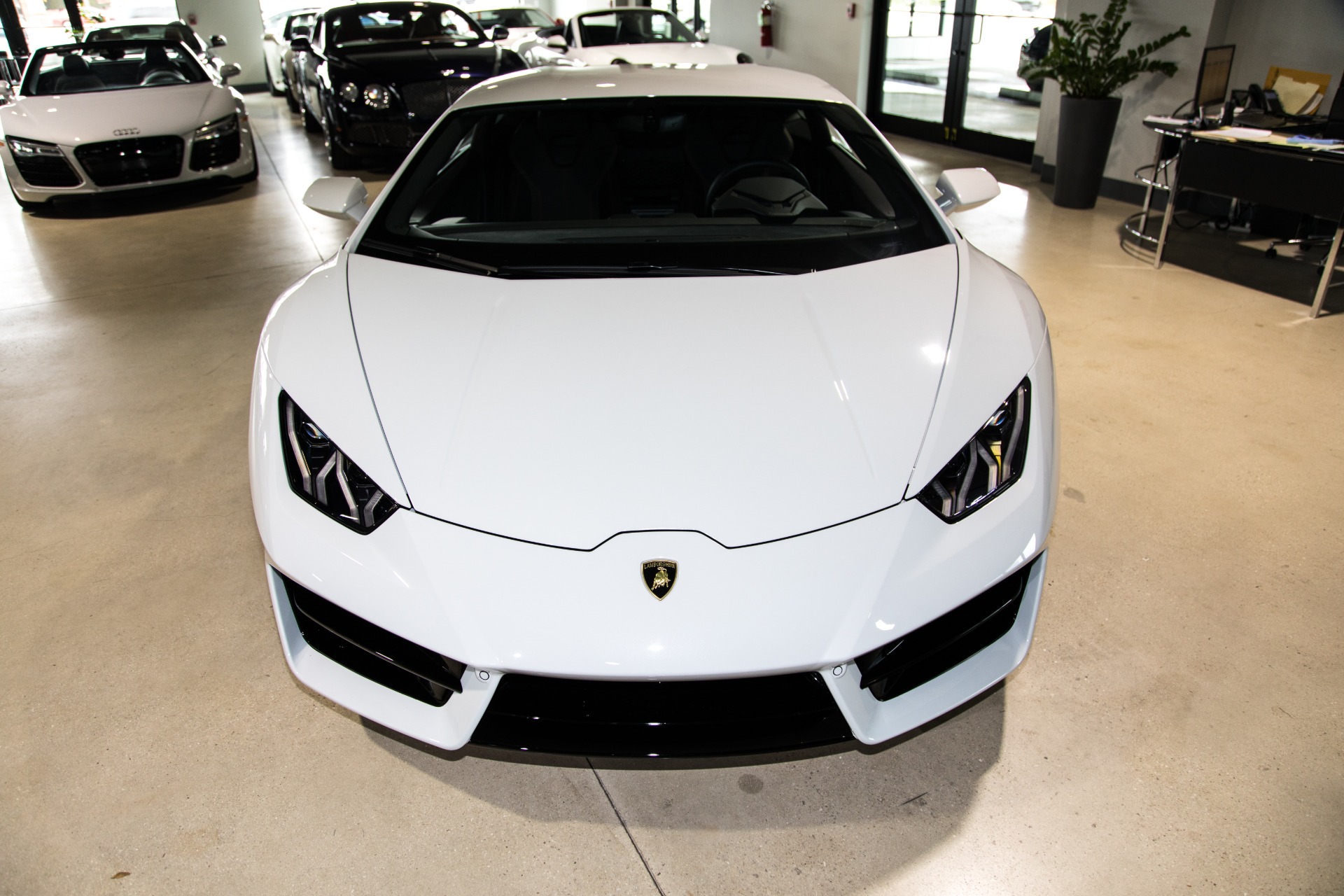 Used-2018-Lamborghini-Huracan-LP-580-2
