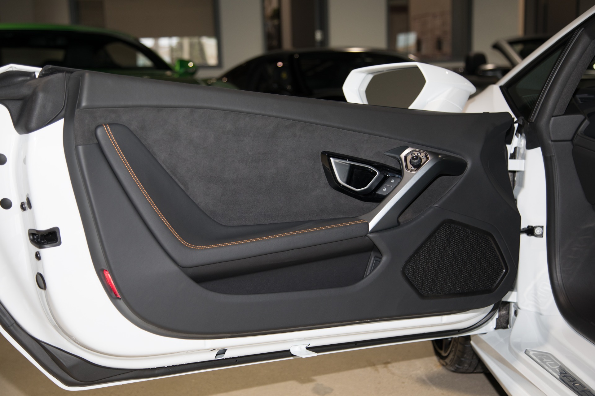 Used-2018-Lamborghini-Huracan-LP-580-2
