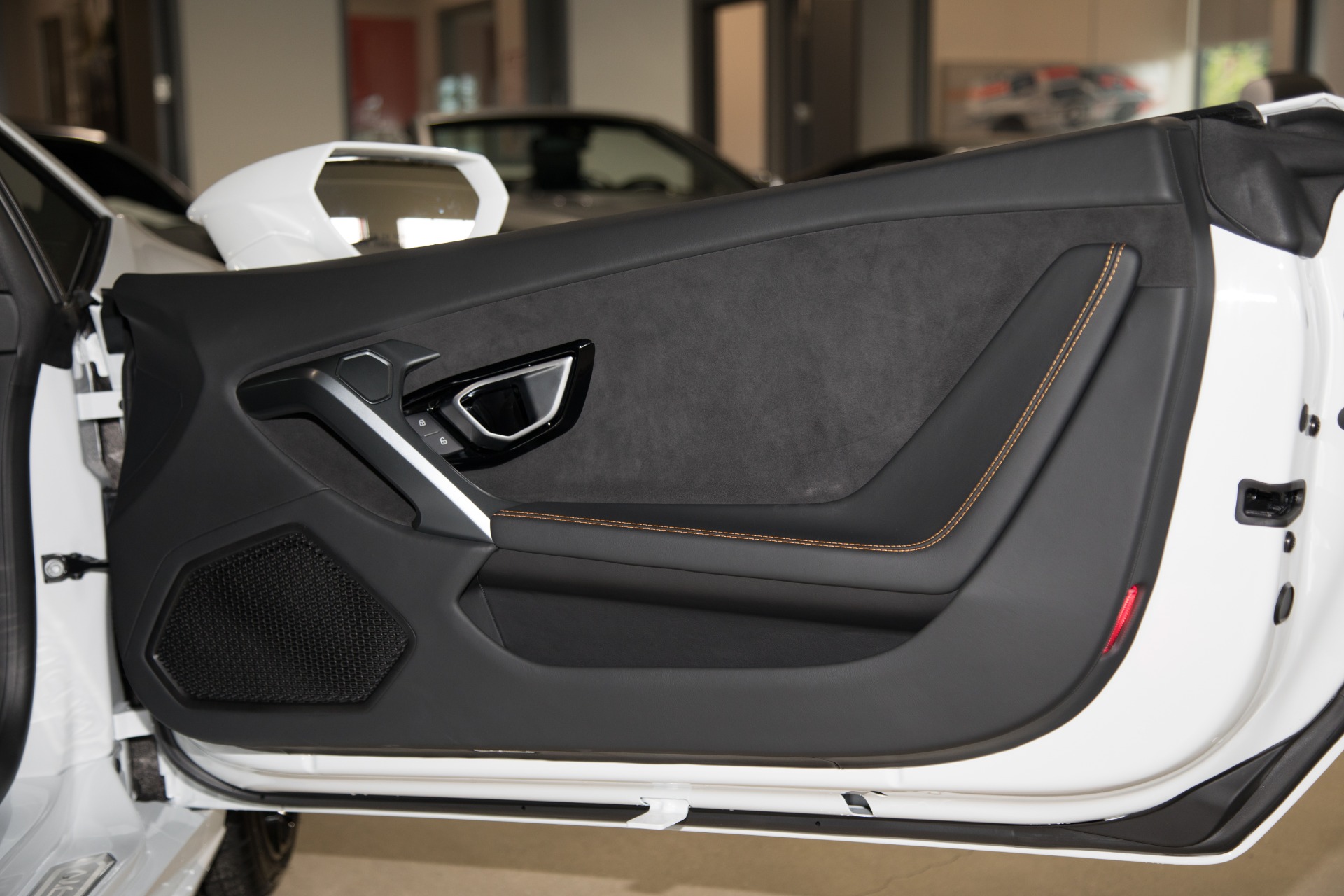 Used-2018-Lamborghini-Huracan-LP-580-2