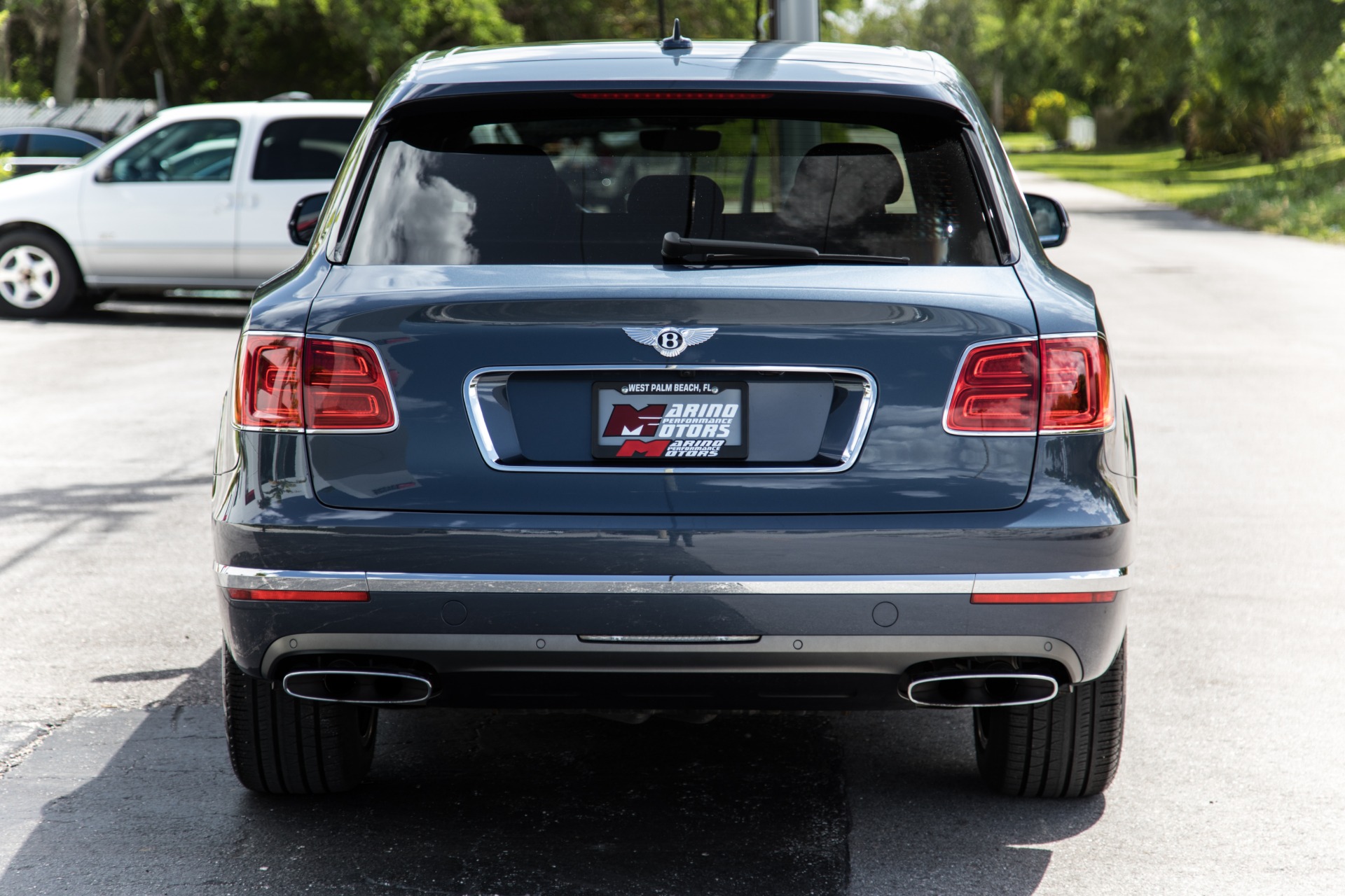 Used-2018-Bentley-Bentayga-Onyx-Edition