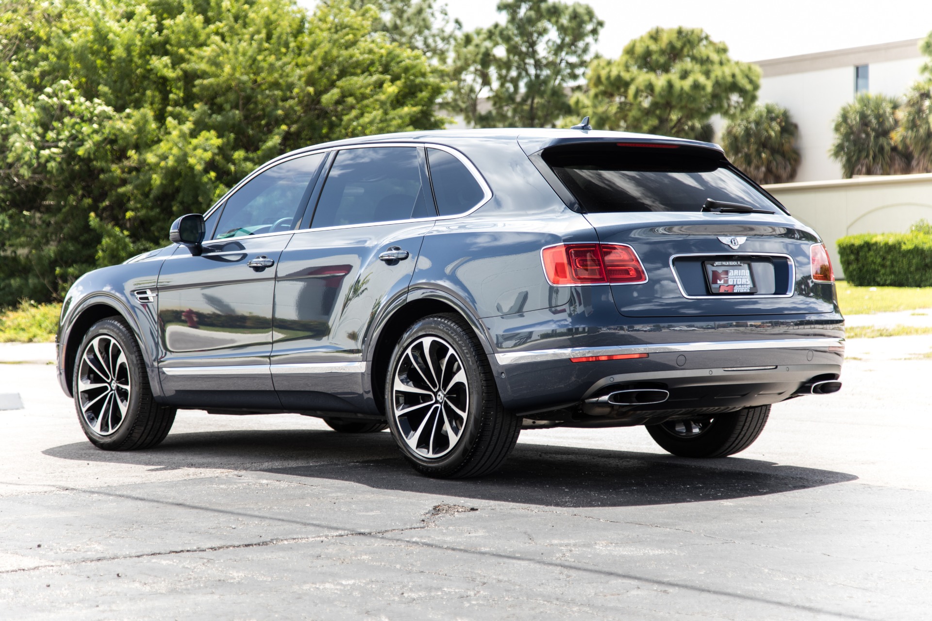 Used-2018-Bentley-Bentayga-Onyx-Edition