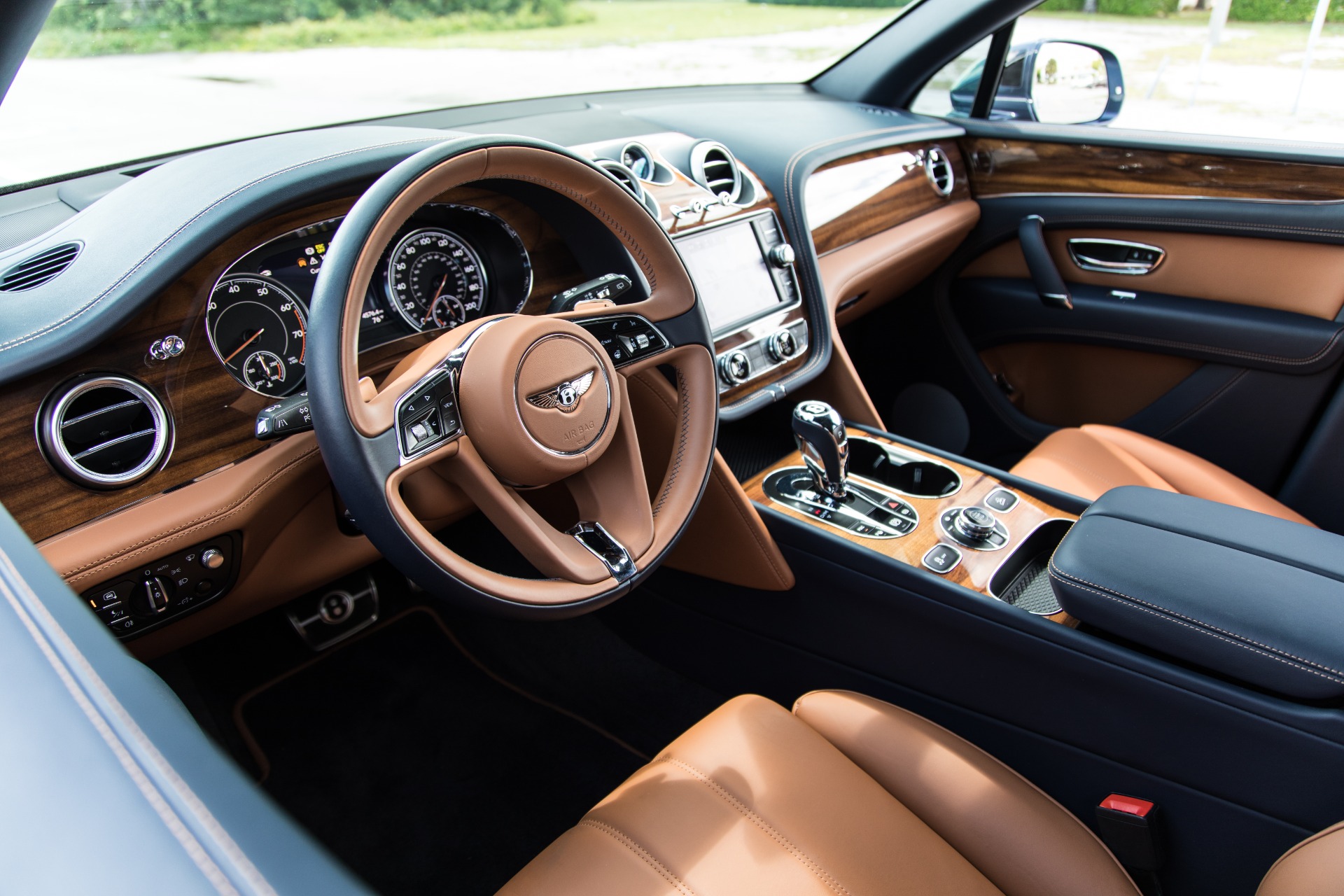 Used-2018-Bentley-Bentayga-Onyx-Edition