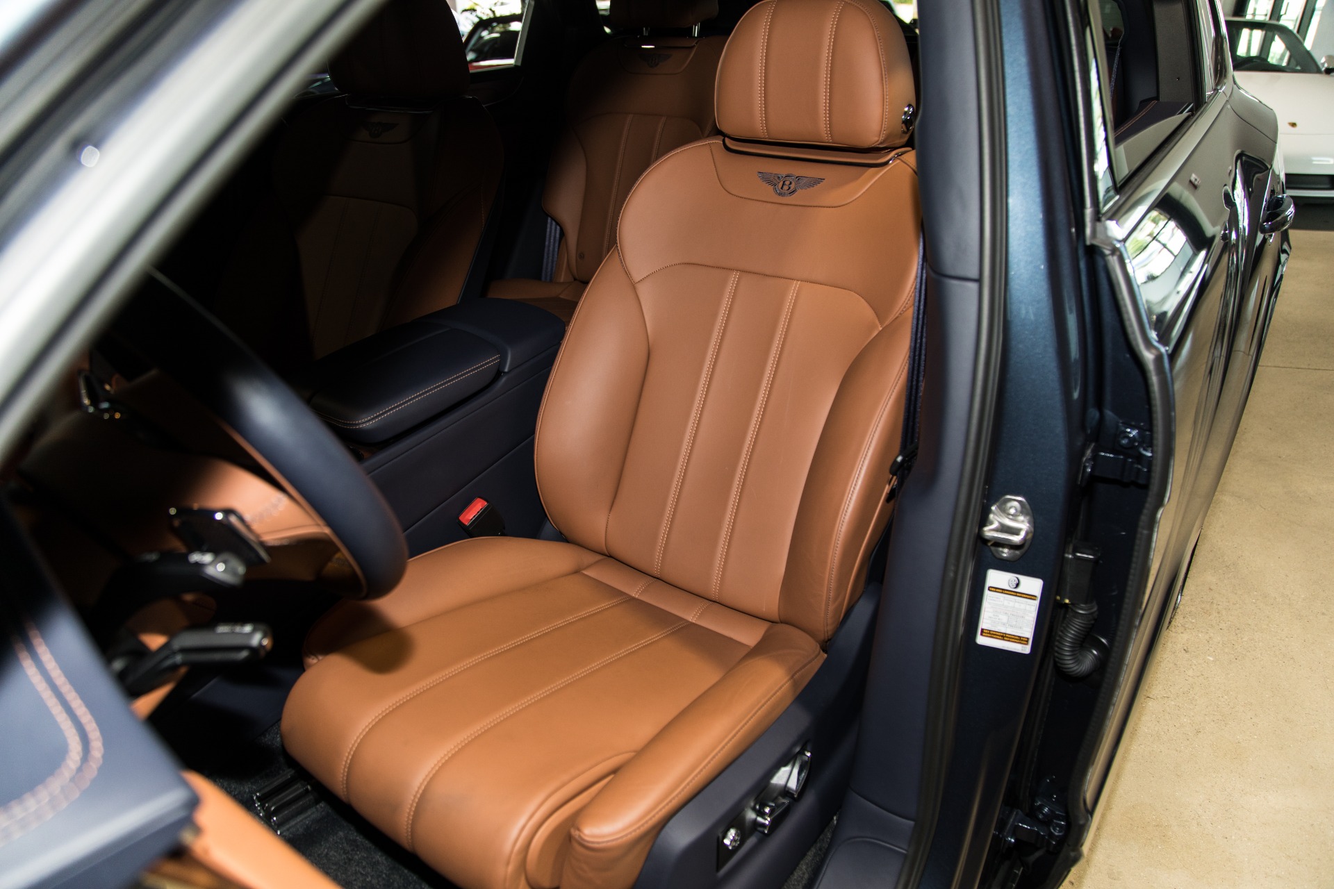 Used-2018-Bentley-Bentayga-Onyx-Edition