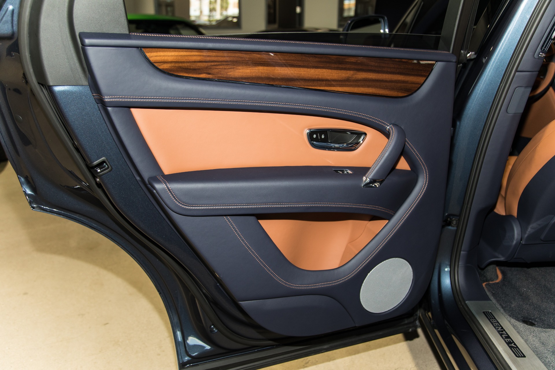 Used-2018-Bentley-Bentayga-Onyx-Edition