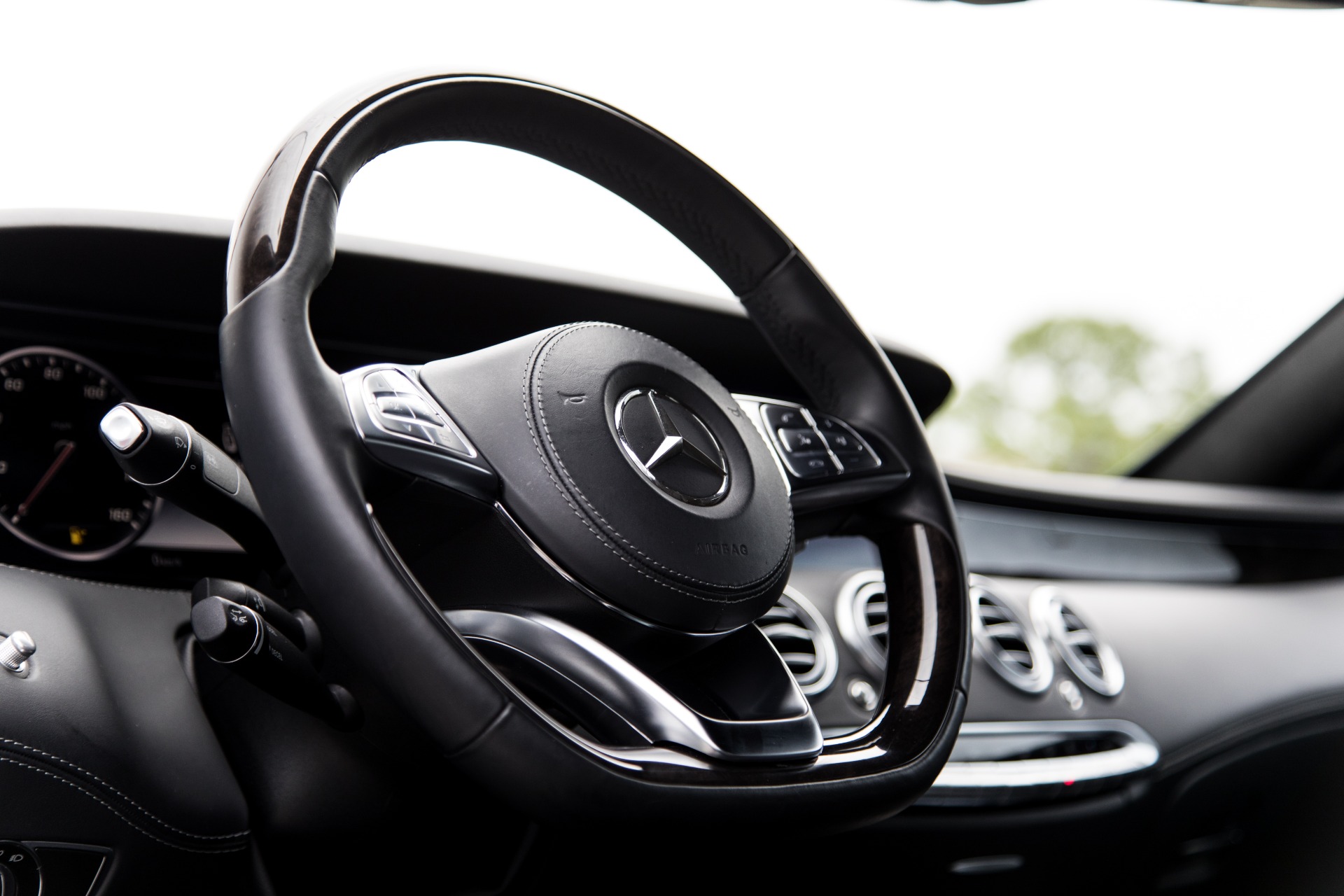 Used-2015-Mercedes-Benz-S-Class-S-550-4MATIC