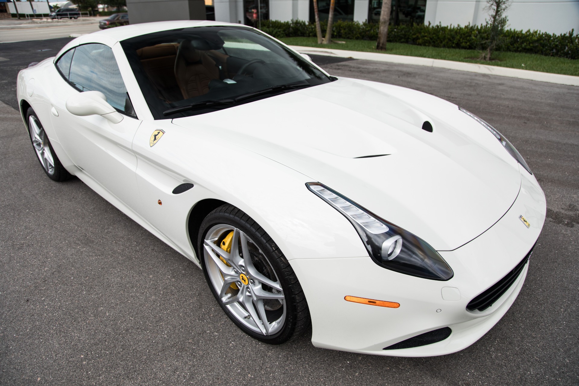 Used-2016-Ferrari-California-T