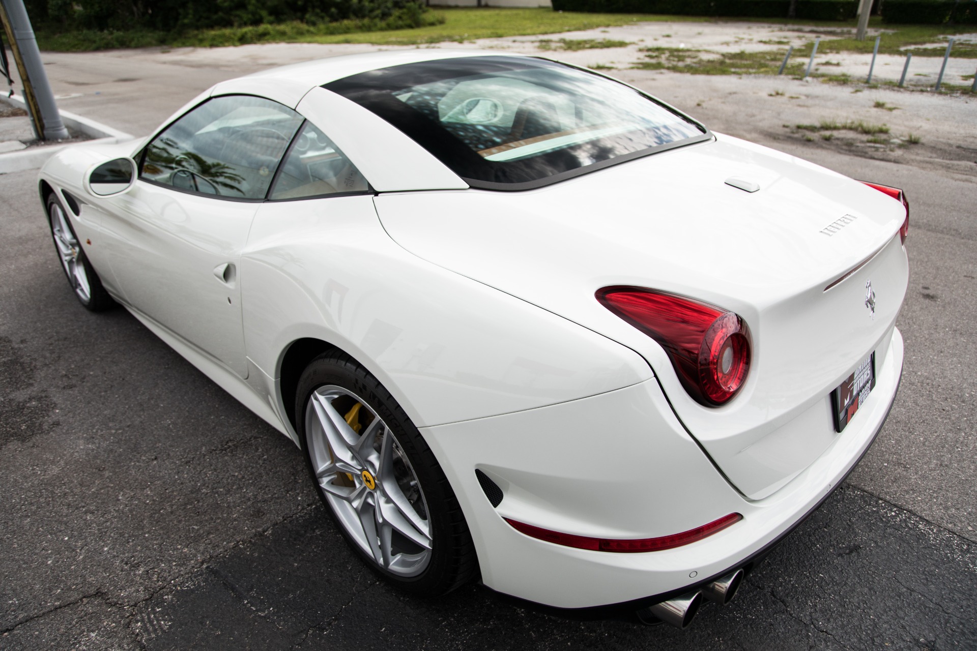 Used-2016-Ferrari-California-T