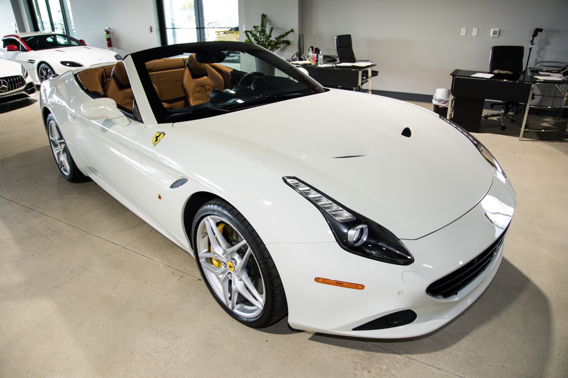 Used-2016-Ferrari-California-T