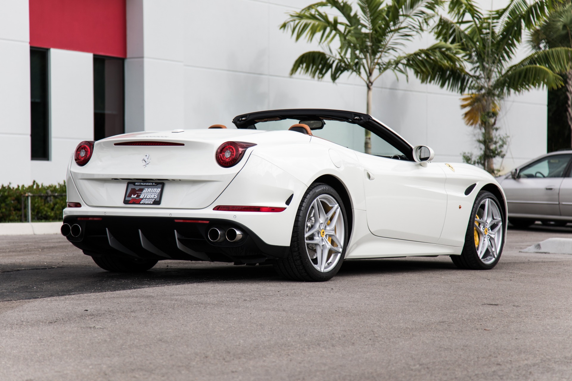 Used-2016-Ferrari-California-T