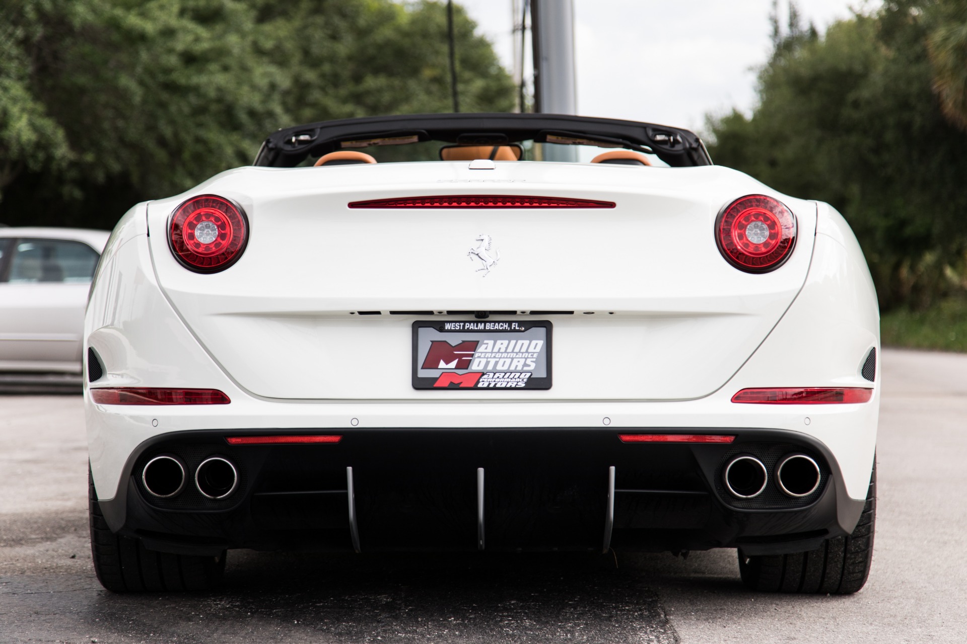 Used-2016-Ferrari-California-T