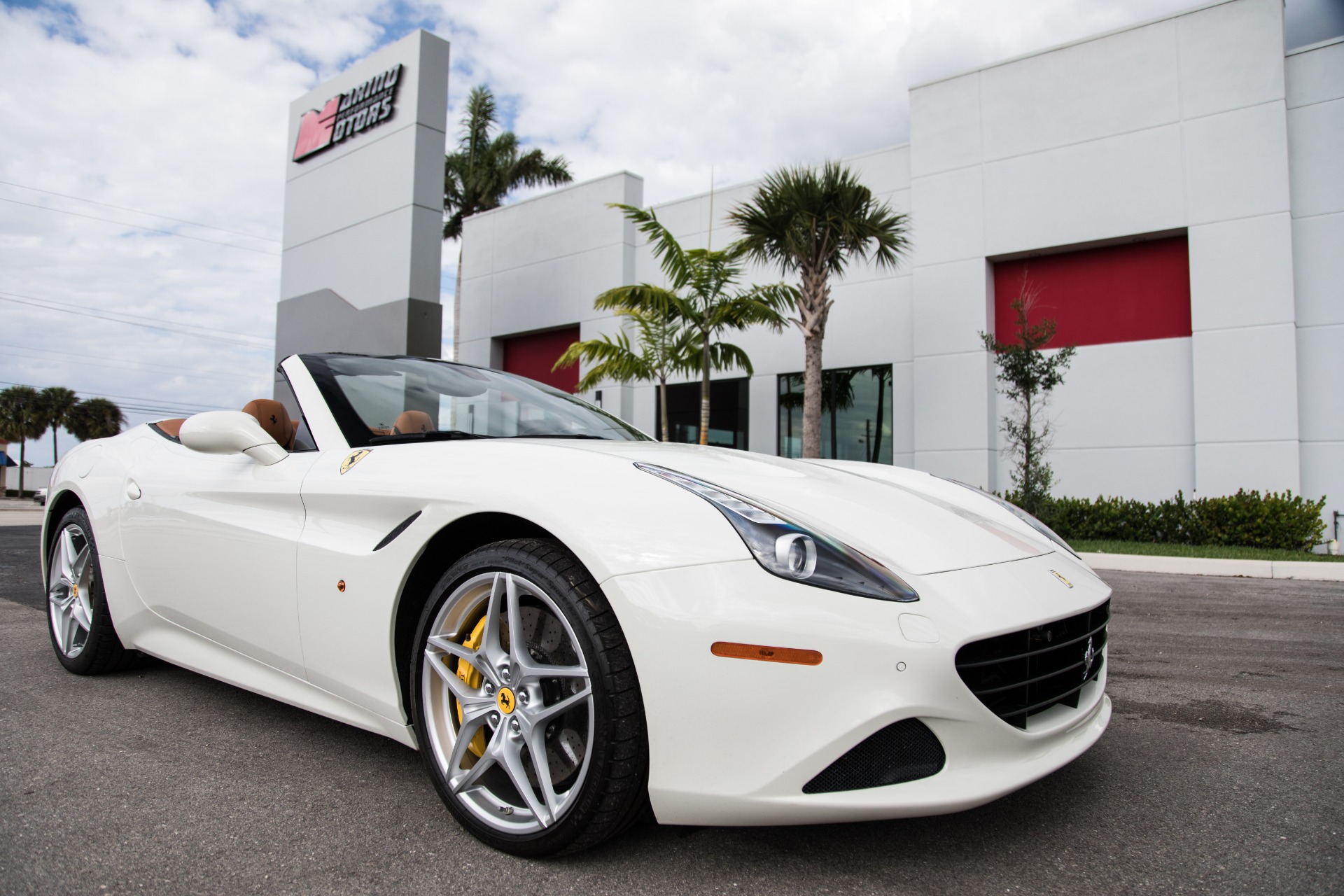 Used-2016-Ferrari-California-T