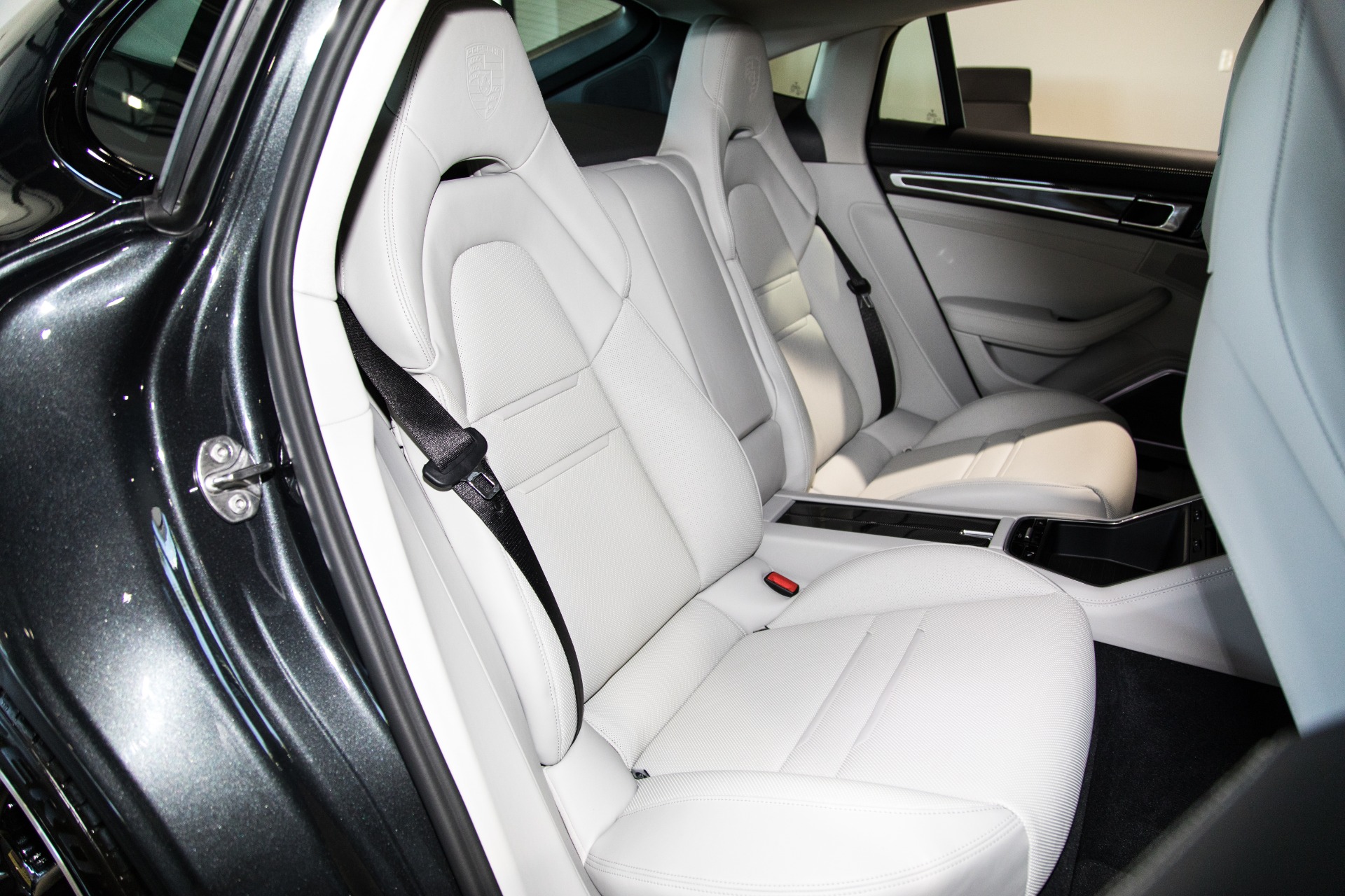 Used-2018-Porsche-Panamera-4S