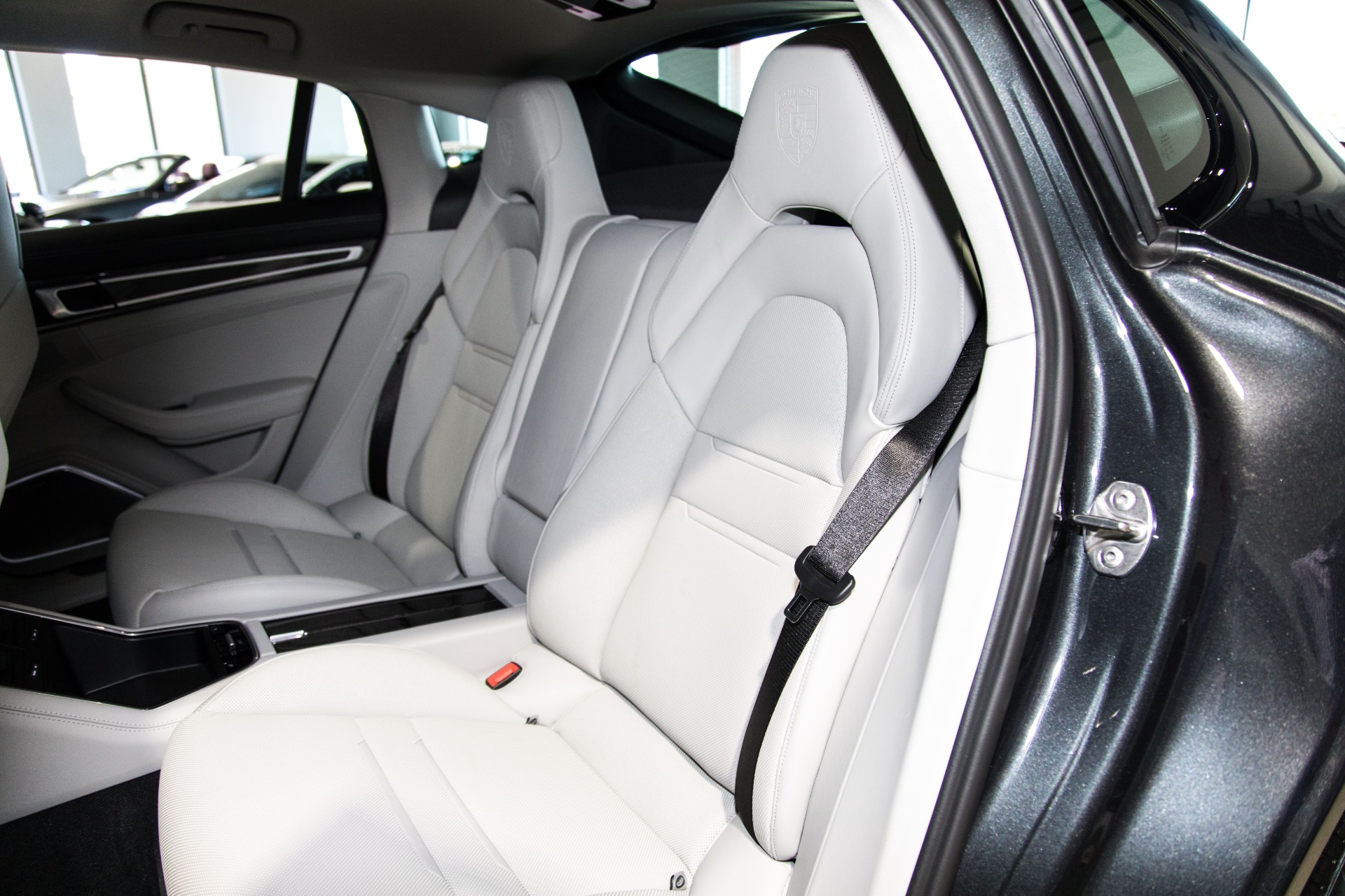 Used-2018-Porsche-Panamera-4S