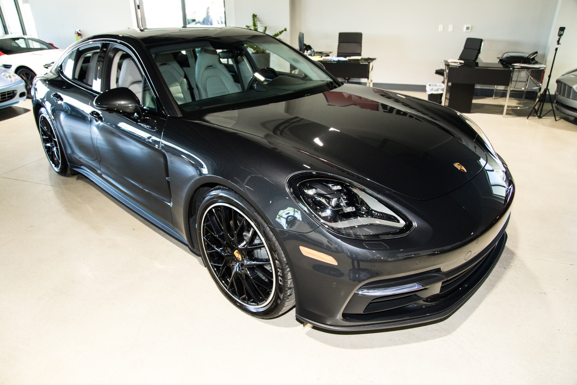 Used-2018-Porsche-Panamera-4S