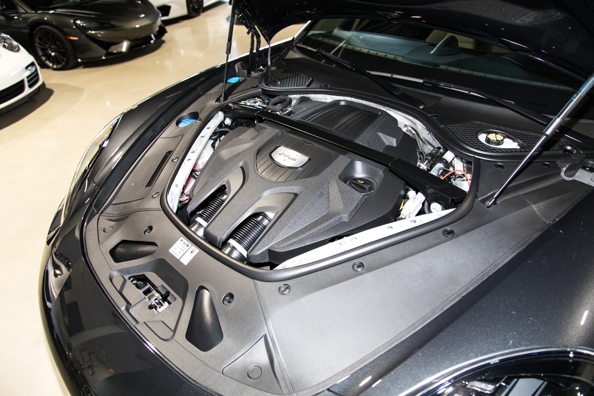 Used-2018-Porsche-Panamera-4S