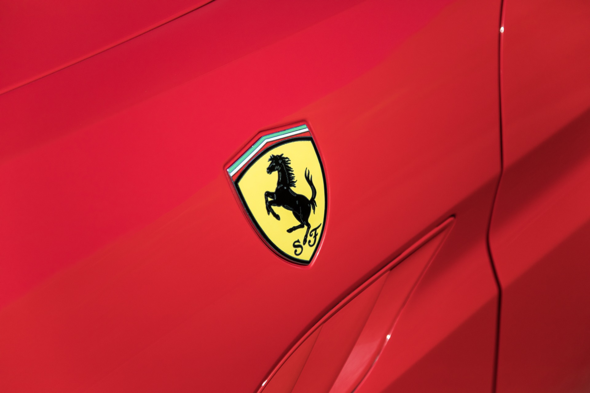 Used-2010-Ferrari-California