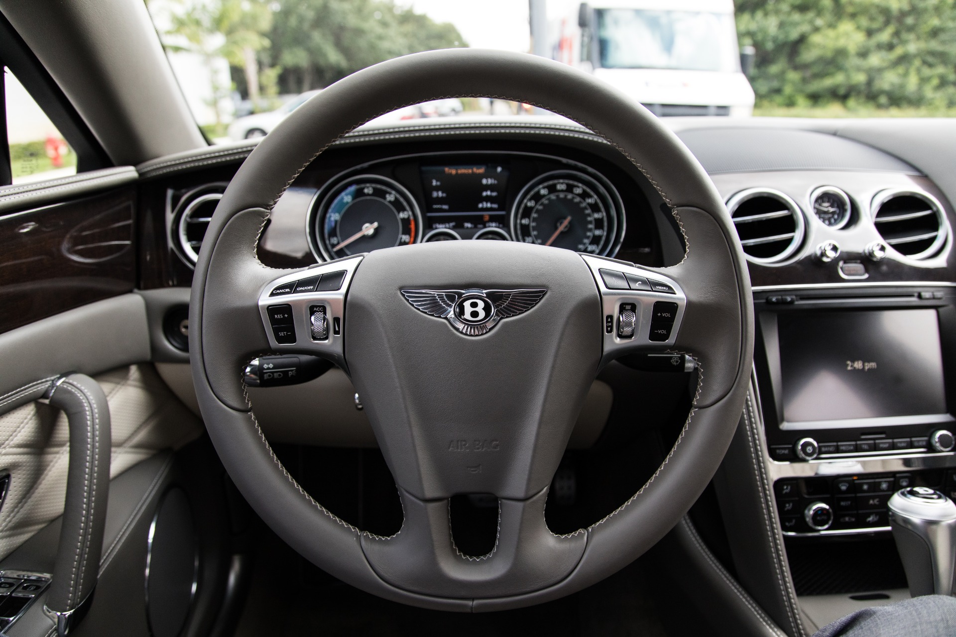 Used-2014-Bentley-Flying-Spur