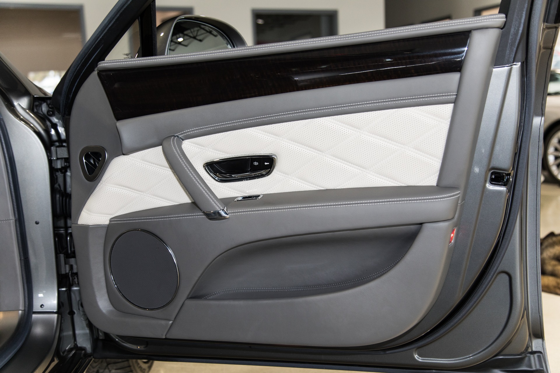 Used-2014-Bentley-Flying-Spur