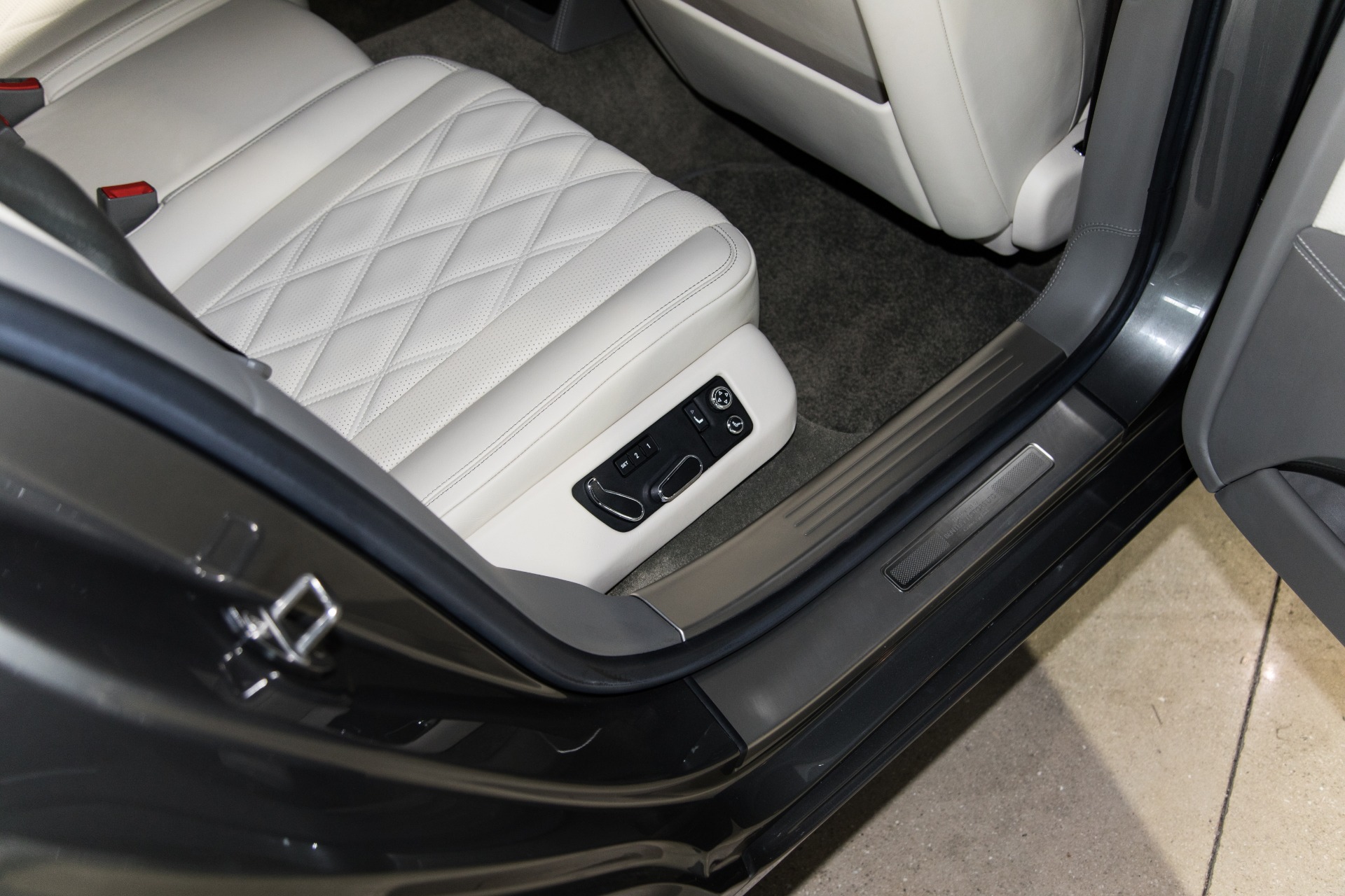 Used-2014-Bentley-Flying-Spur