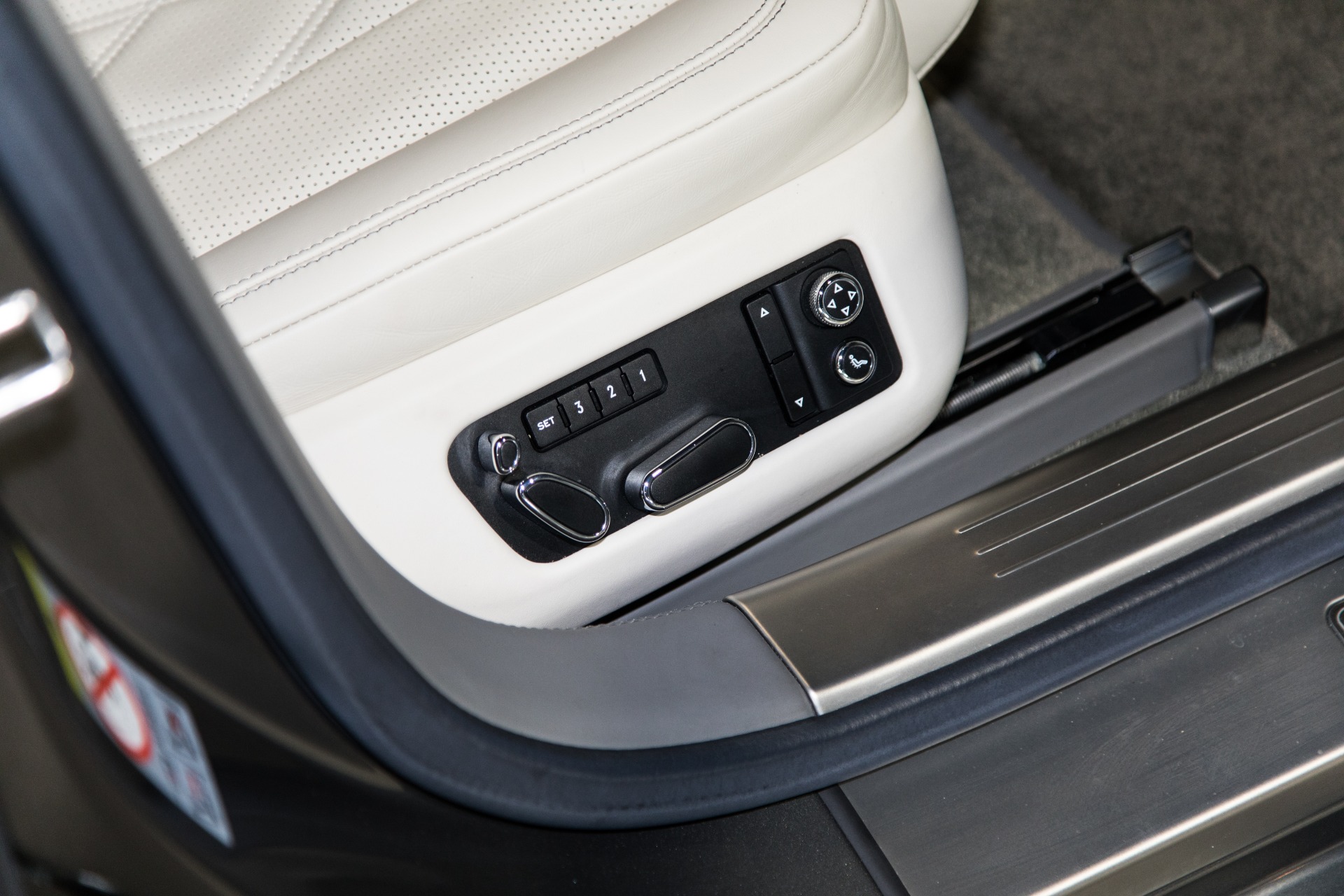 Used-2014-Bentley-Flying-Spur