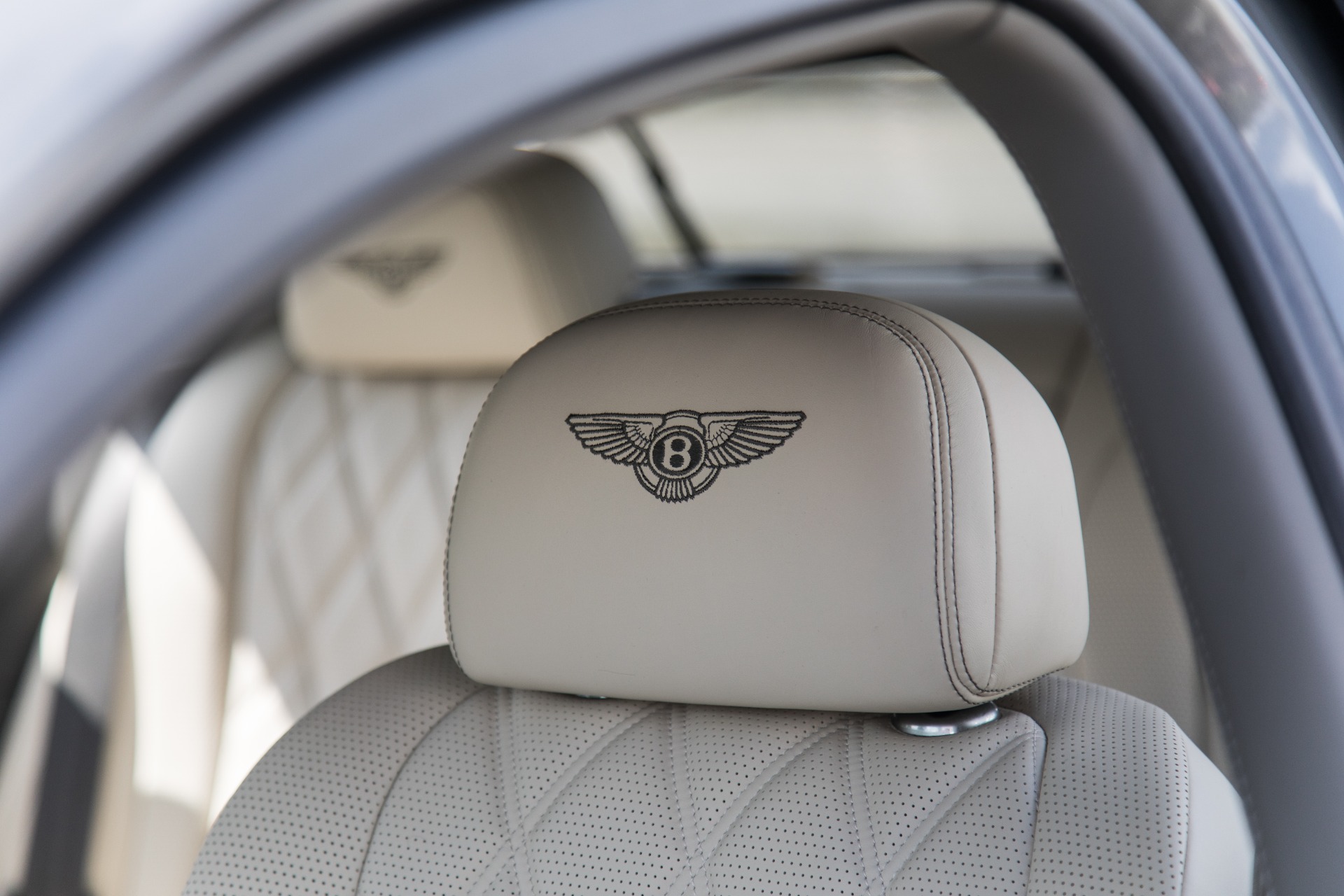 Used-2014-Bentley-Flying-Spur