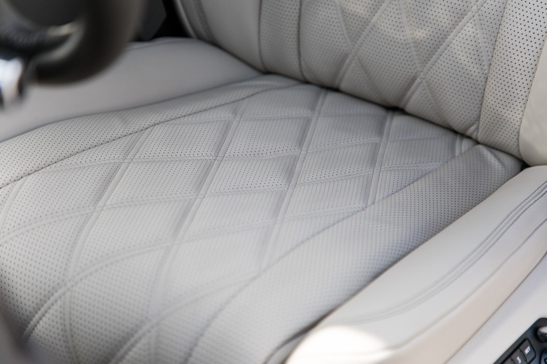 Used-2014-Bentley-Flying-Spur