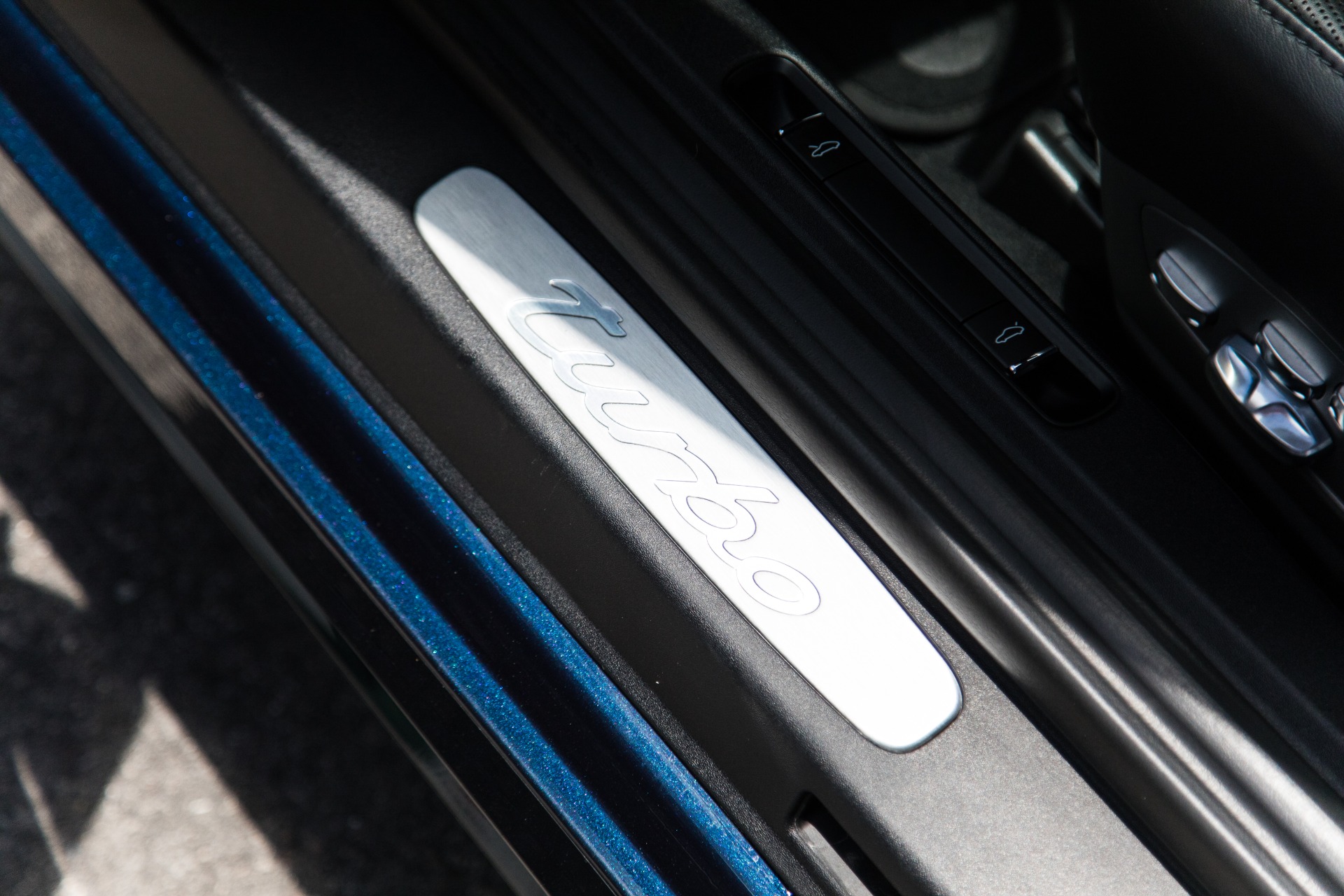Used-2017-Porsche-911-Turbo