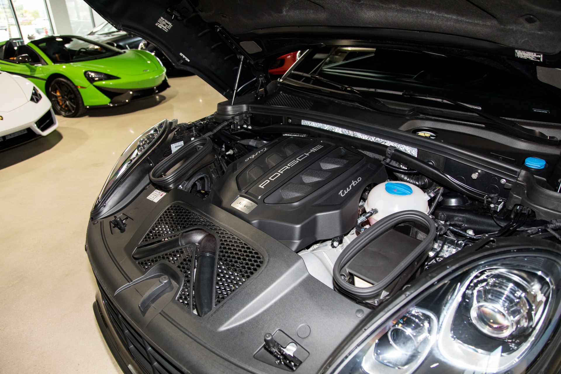 Used-2018-Porsche-Macan-Turbo