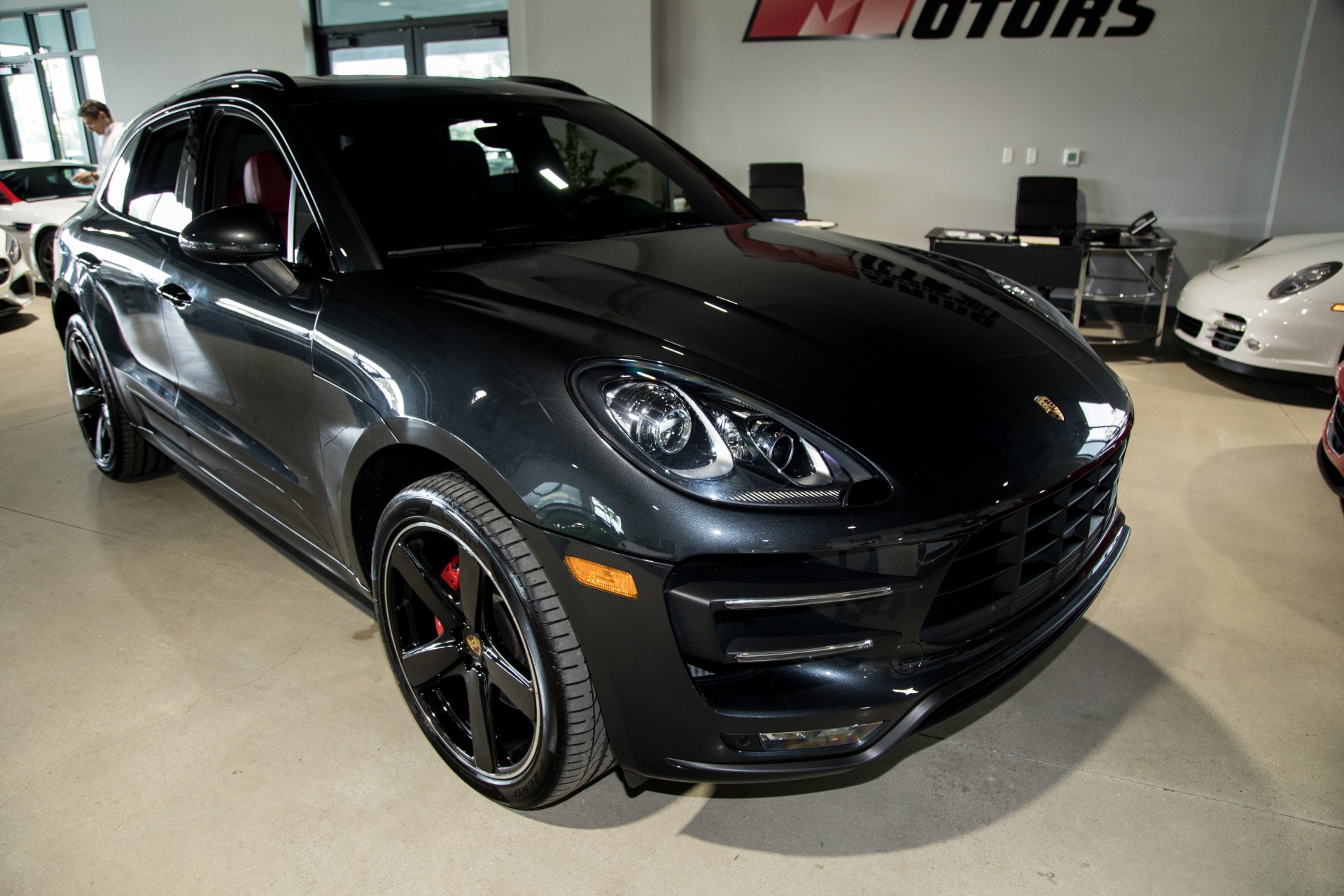 Used-2018-Porsche-Macan-Turbo
