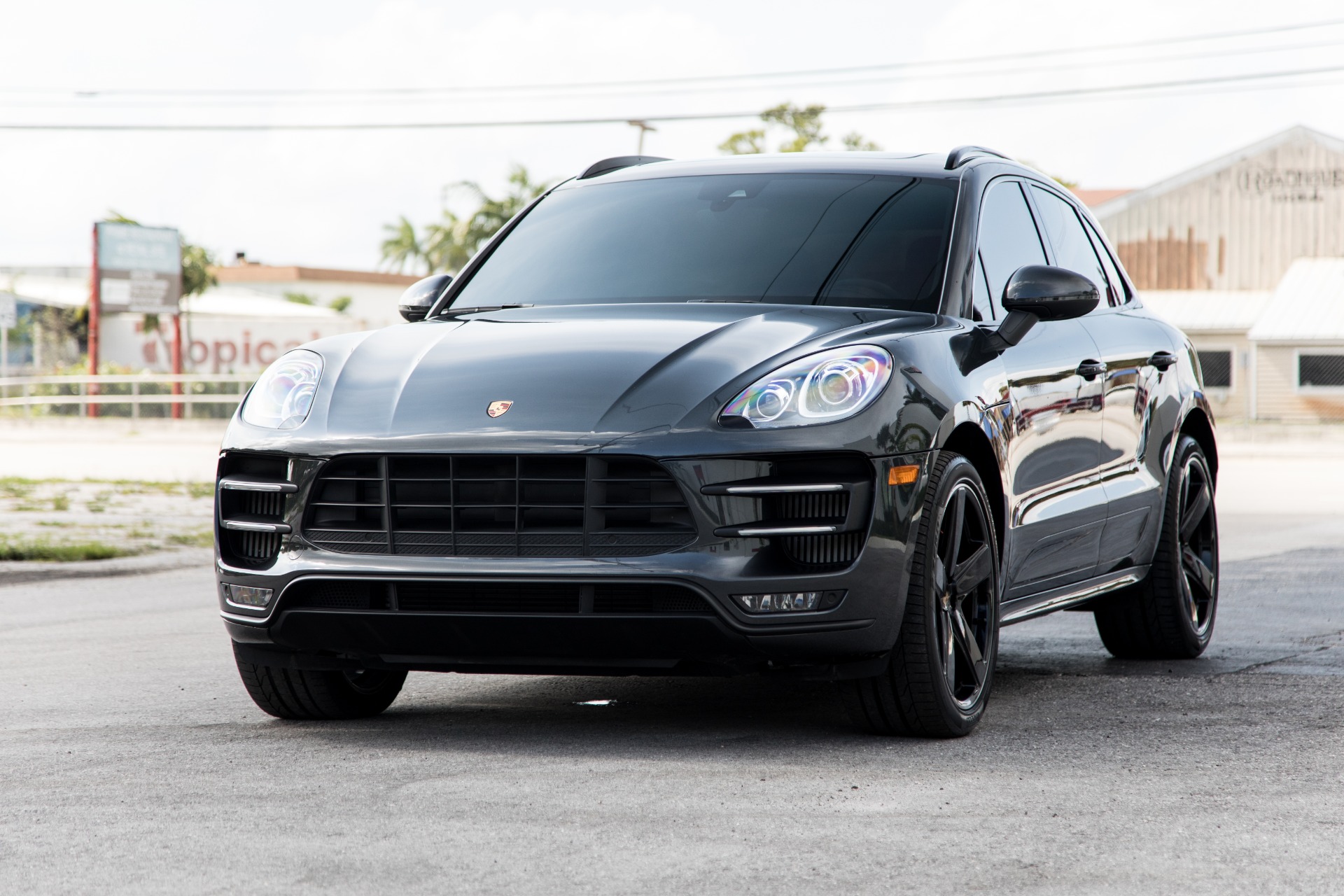 Used-2018-Porsche-Macan-Turbo